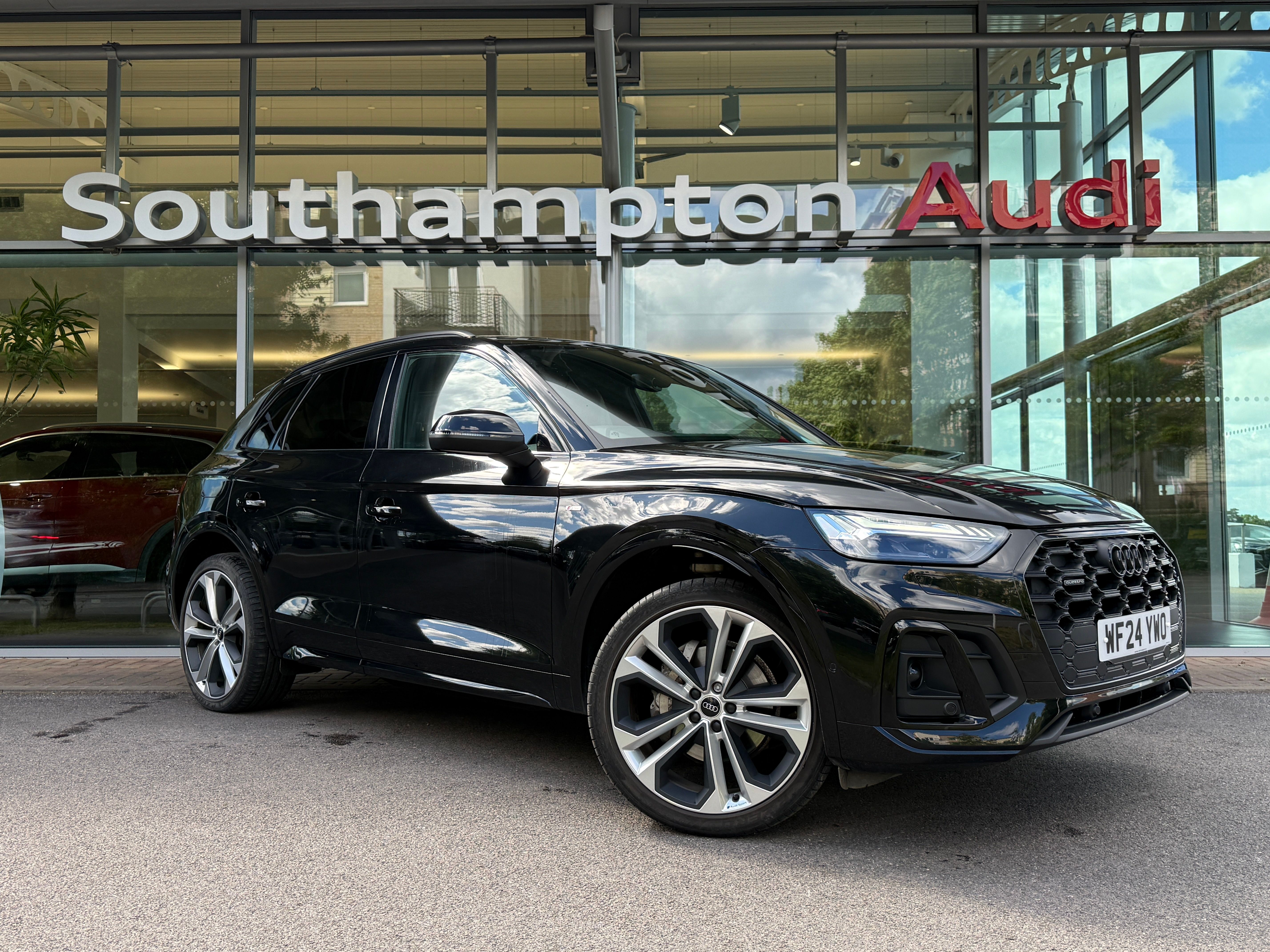 Main listing image - Audi Q5