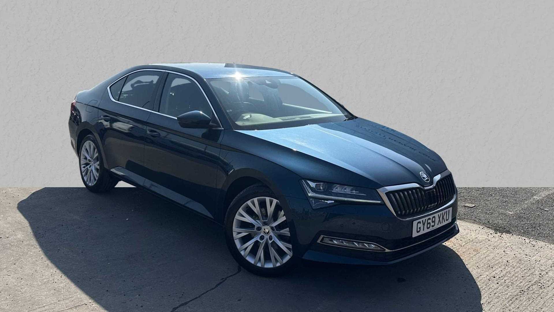 Main listing image - Skoda Superb