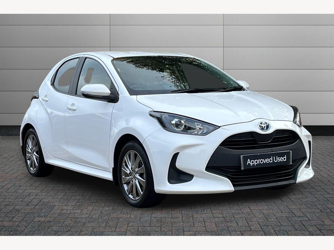 Main listing image - Toyota Yaris