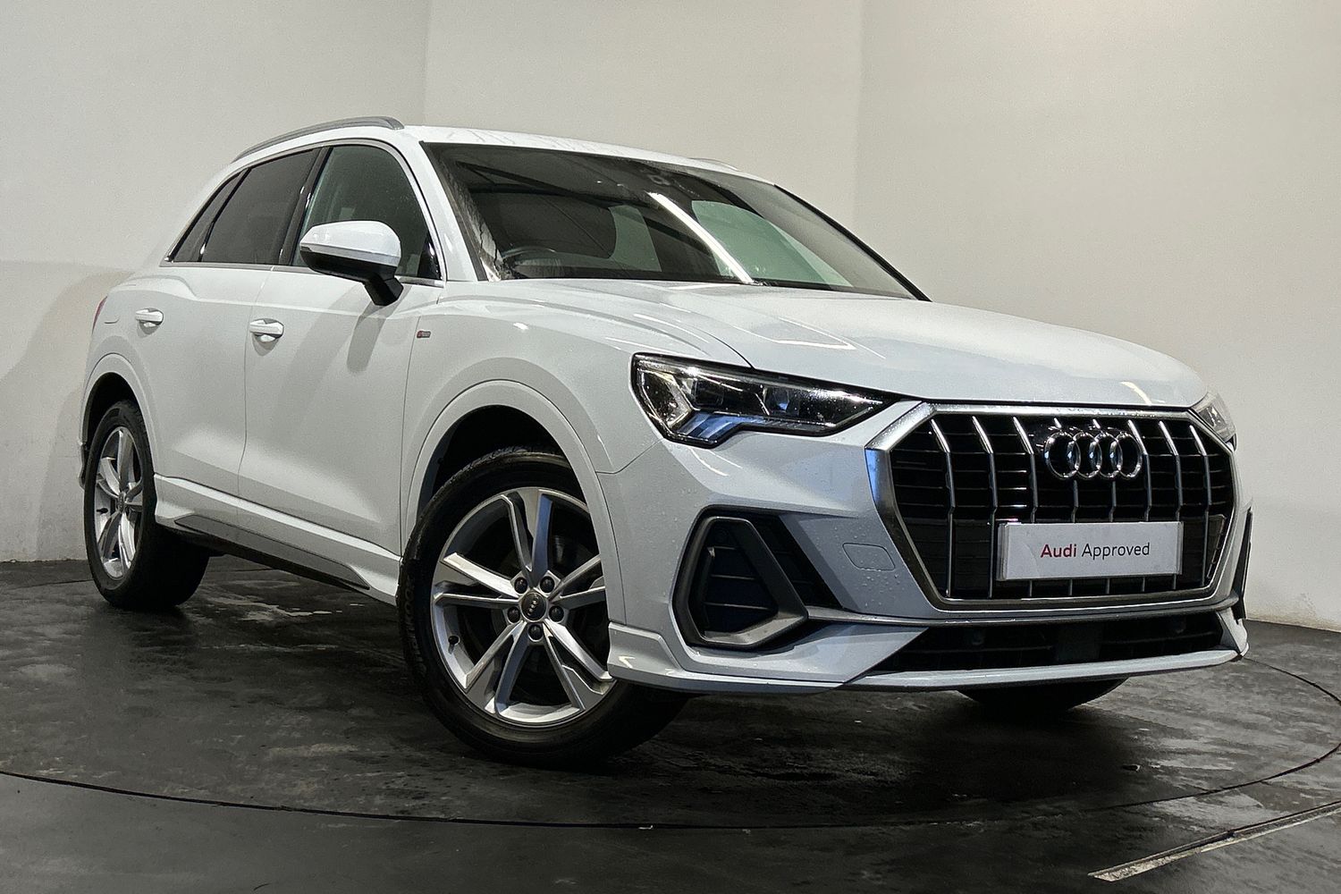 Main listing image - Audi Q3