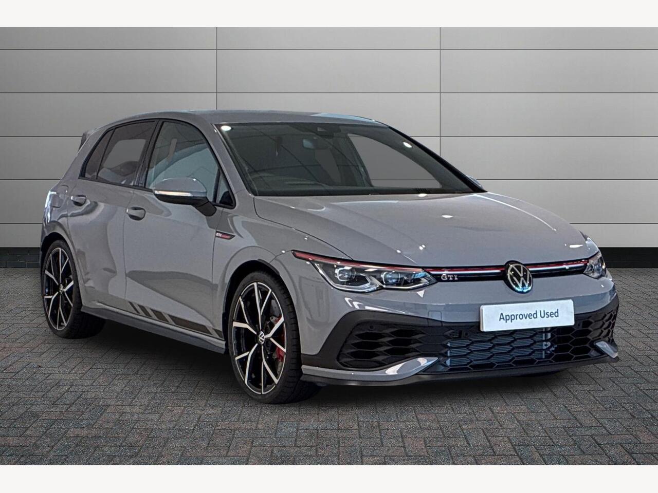 Main listing image - Volkswagen Golf