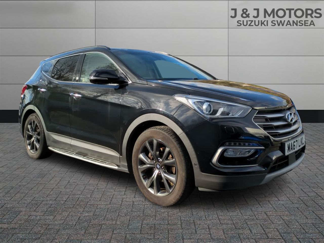 Main listing image - Hyundai Santa Fe