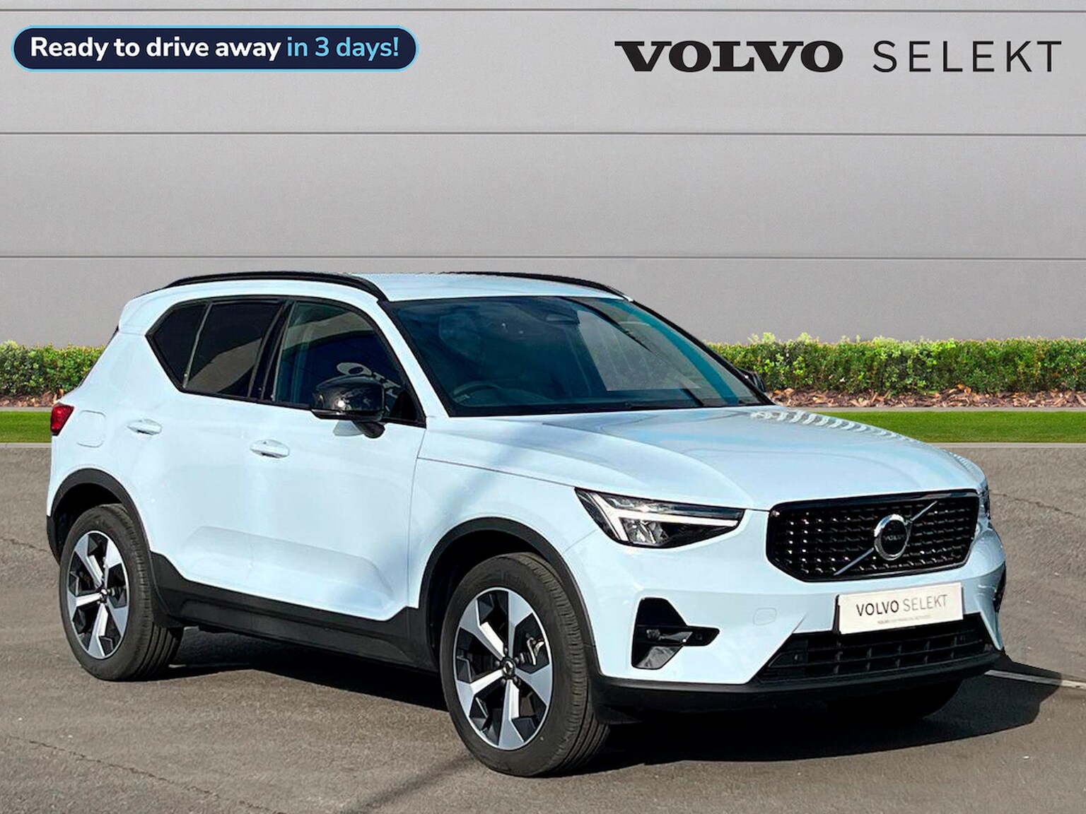 Main listing image - Volvo XC40