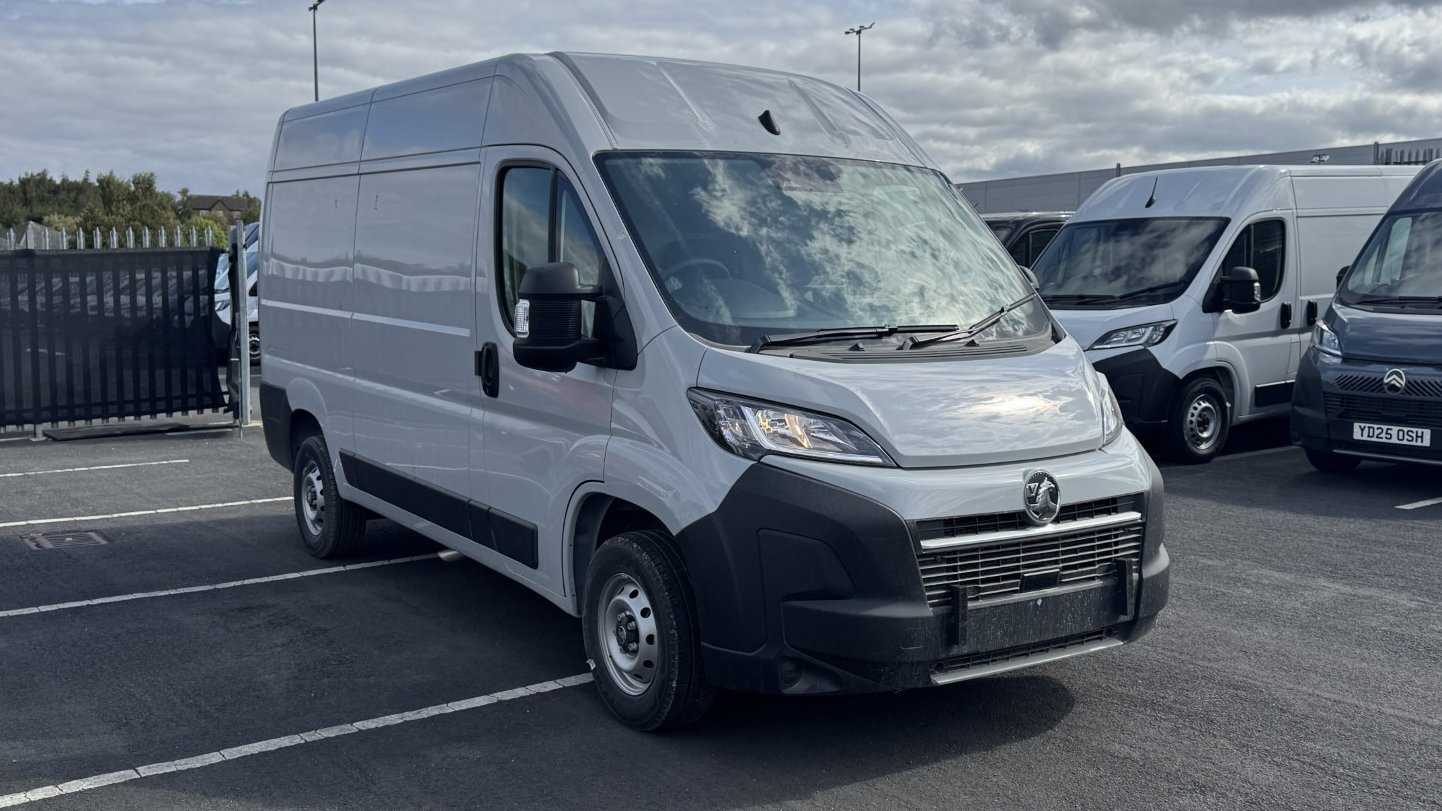 Main listing image - Vauxhall Movano