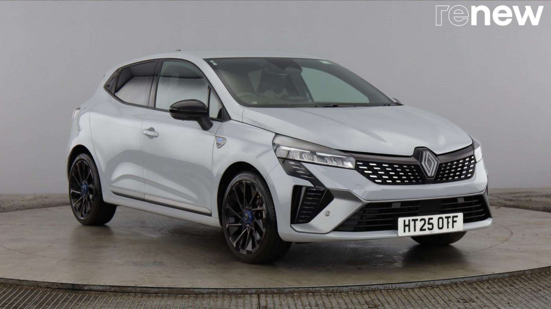 Main listing image - Renault Clio