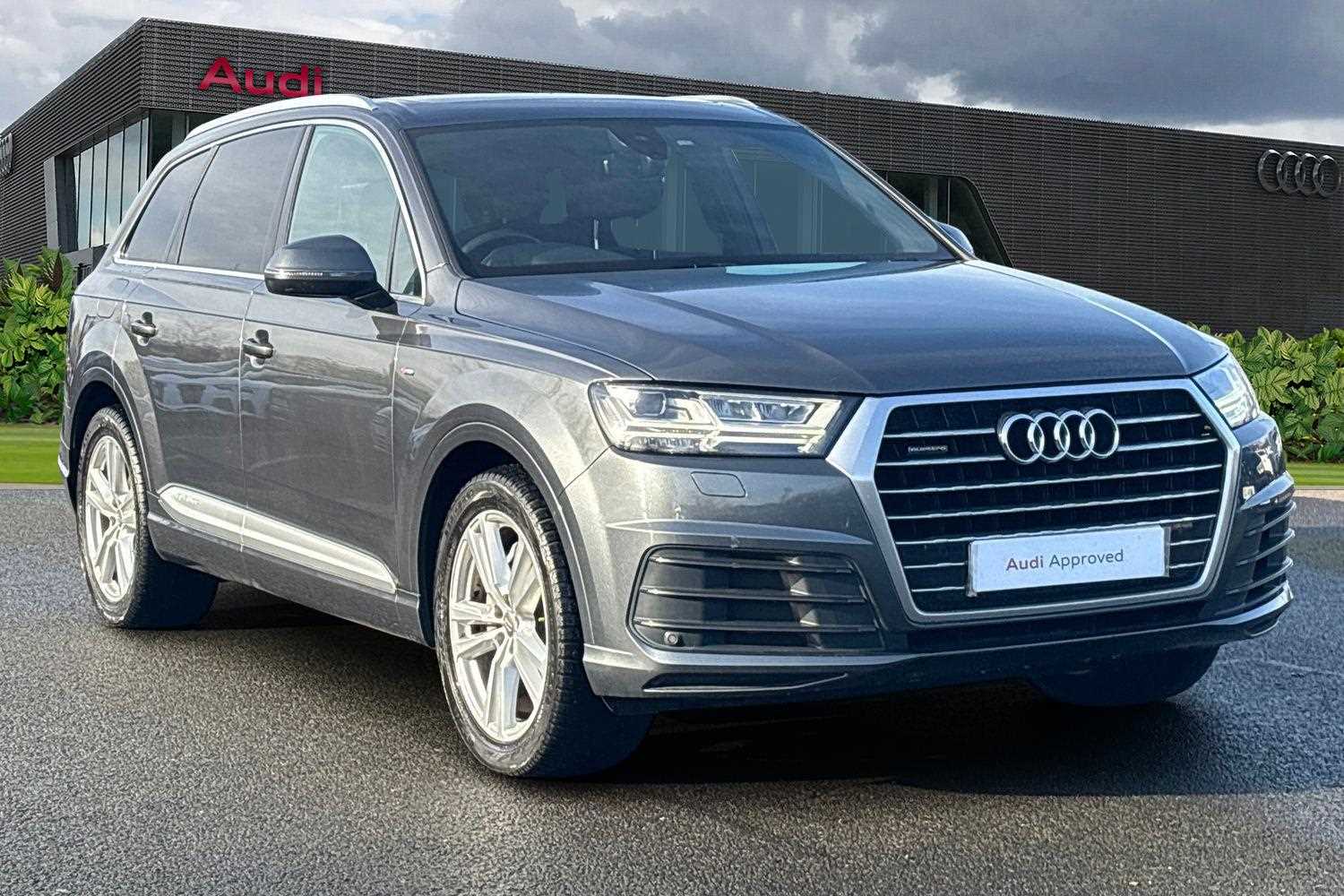 Main listing image - Audi Q7