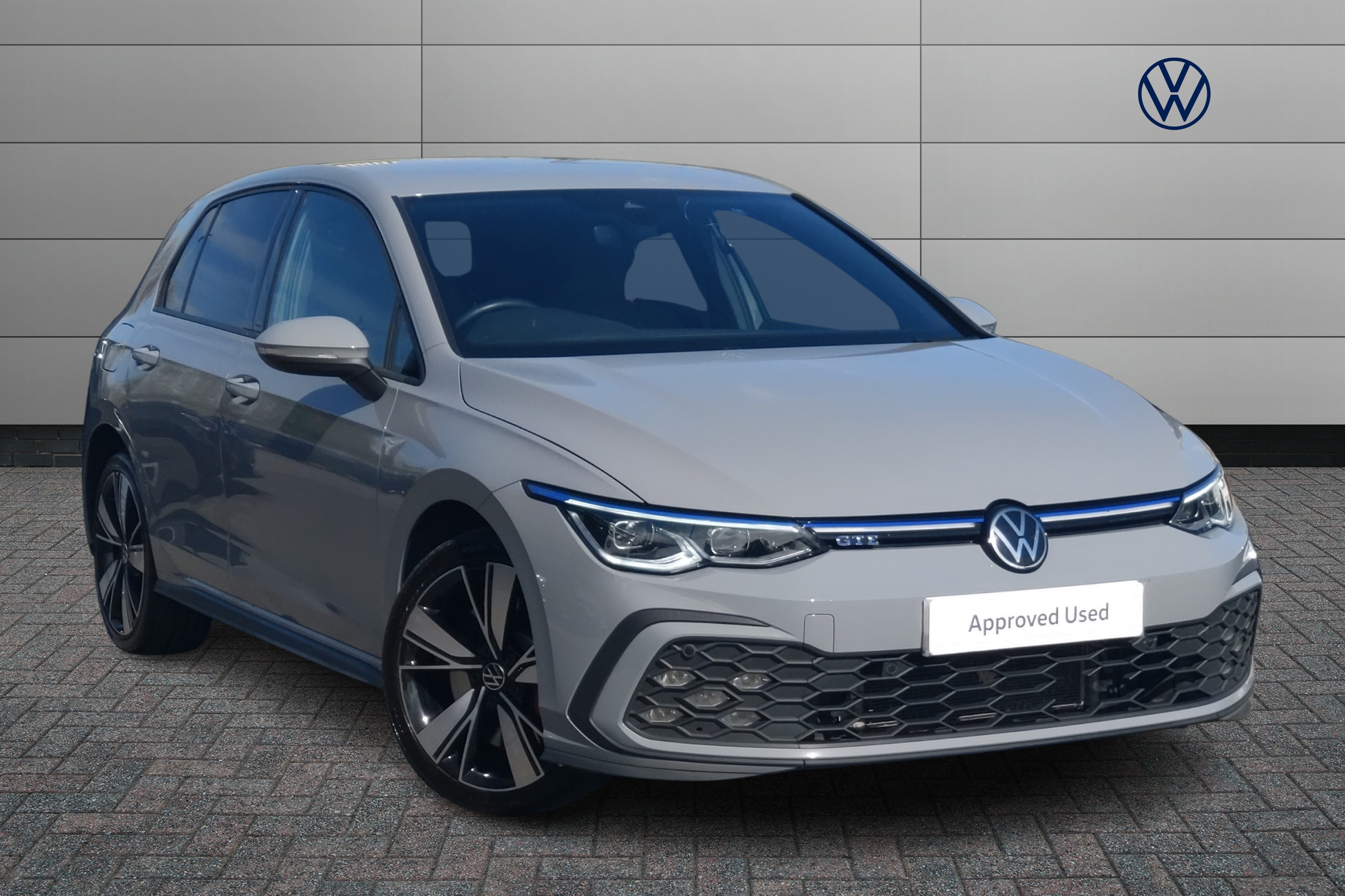 Main listing image - Volkswagen Golf GTE