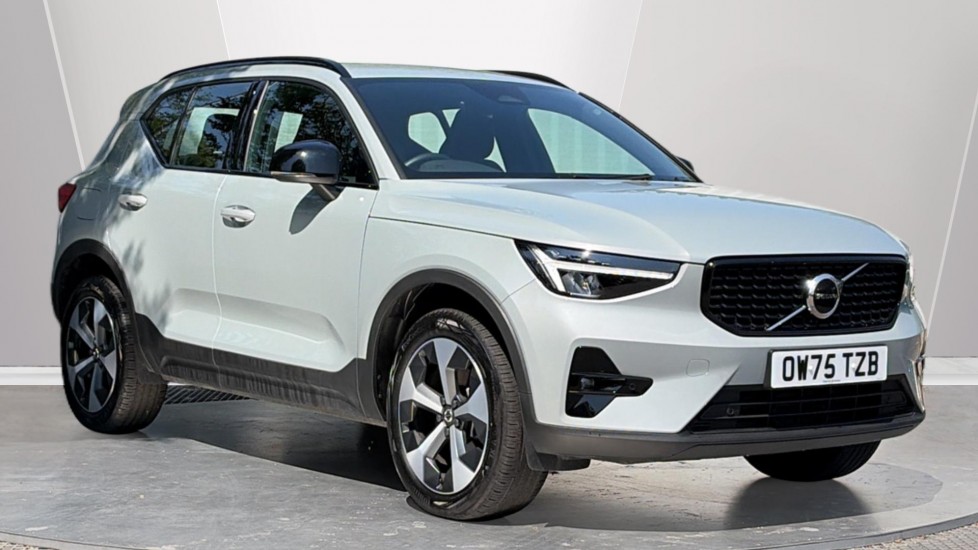 Main listing image - Volvo XC40