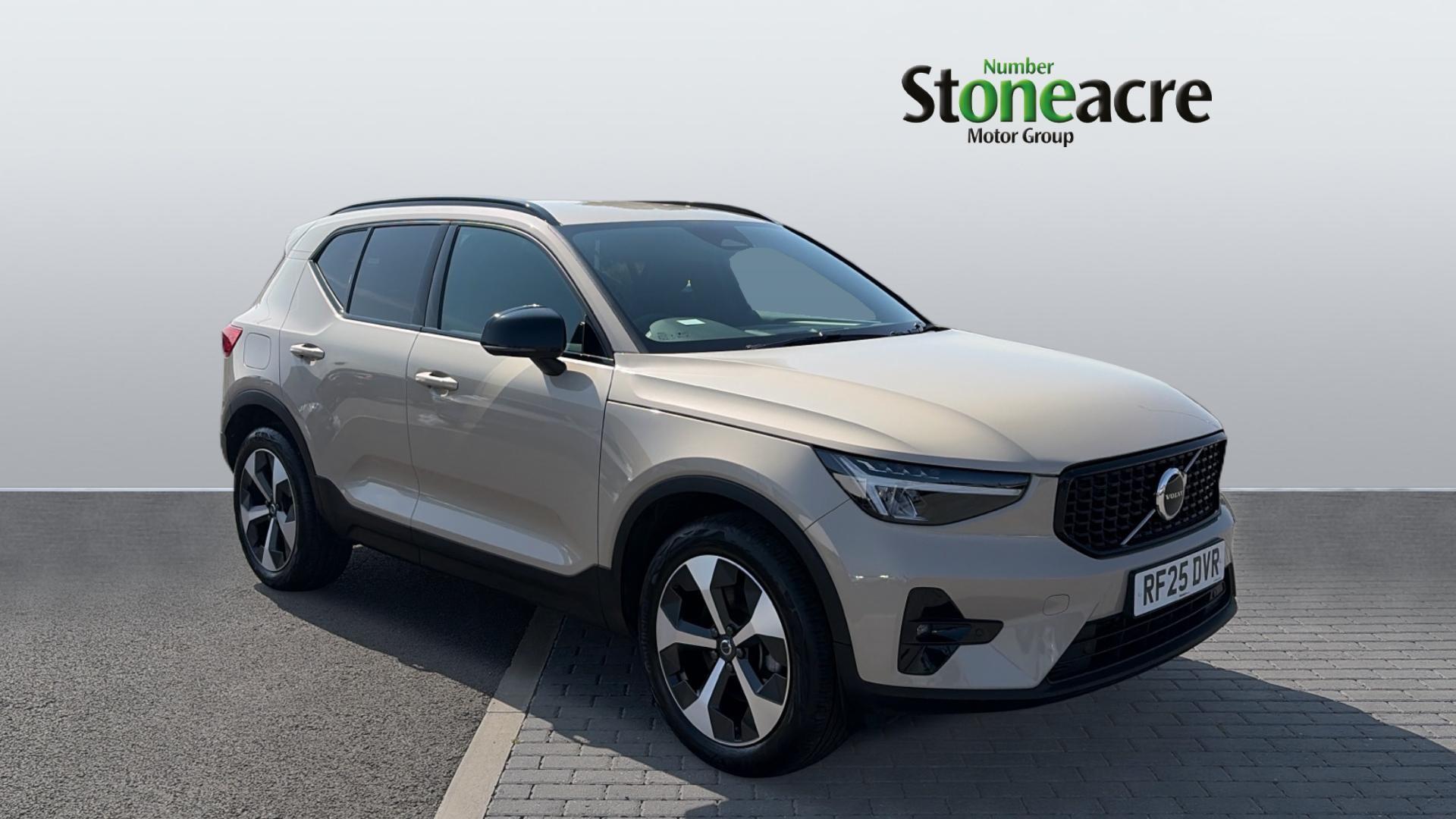 Main listing image - Volvo XC40