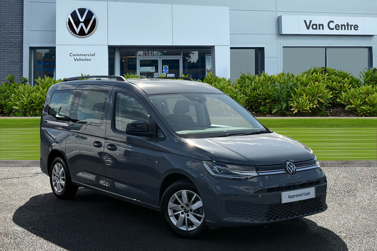 Main listing image - Volkswagen Caddy Maxi Life