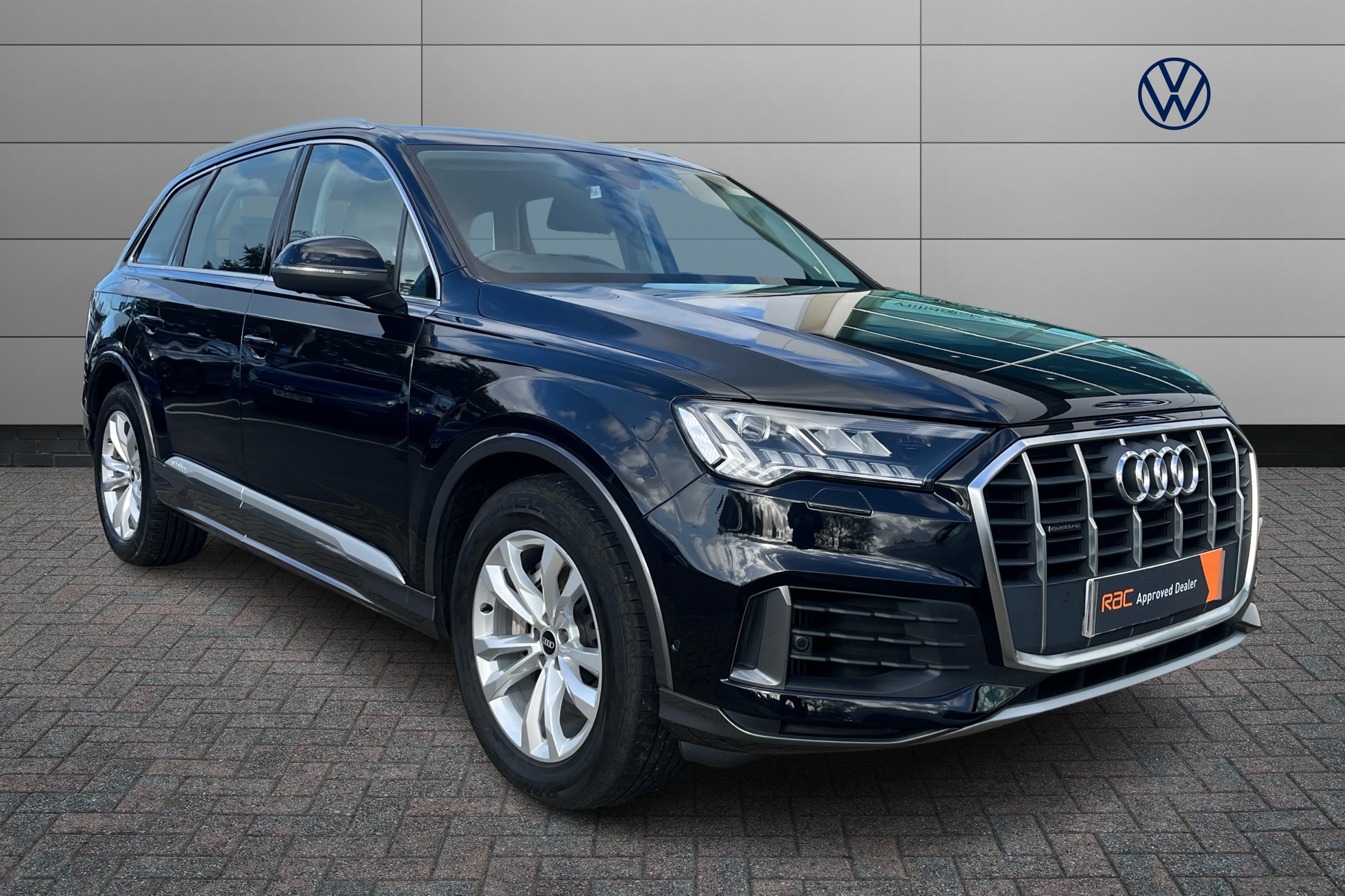 Main listing image - Audi Q7
