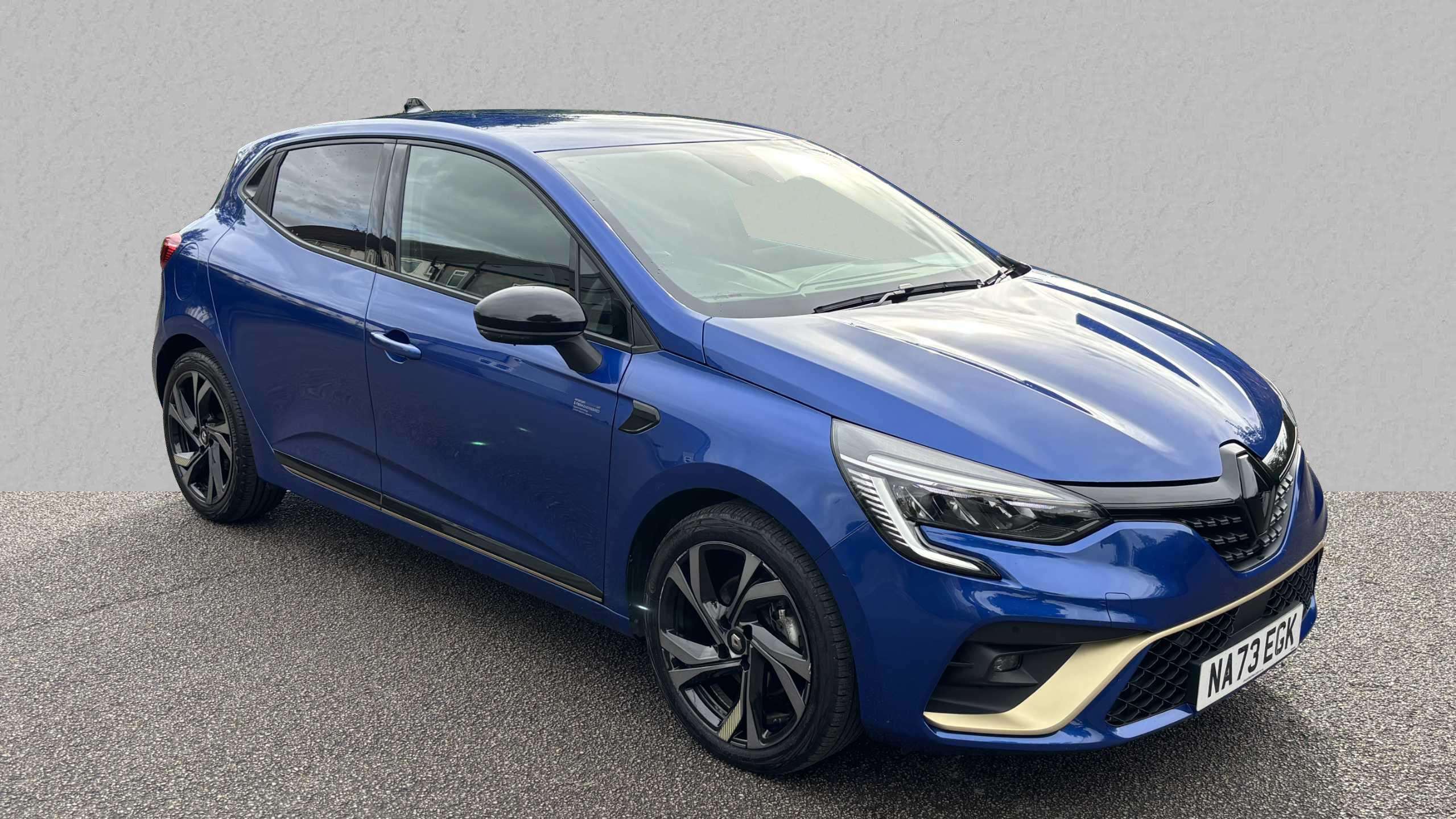 Main listing image - Renault Clio