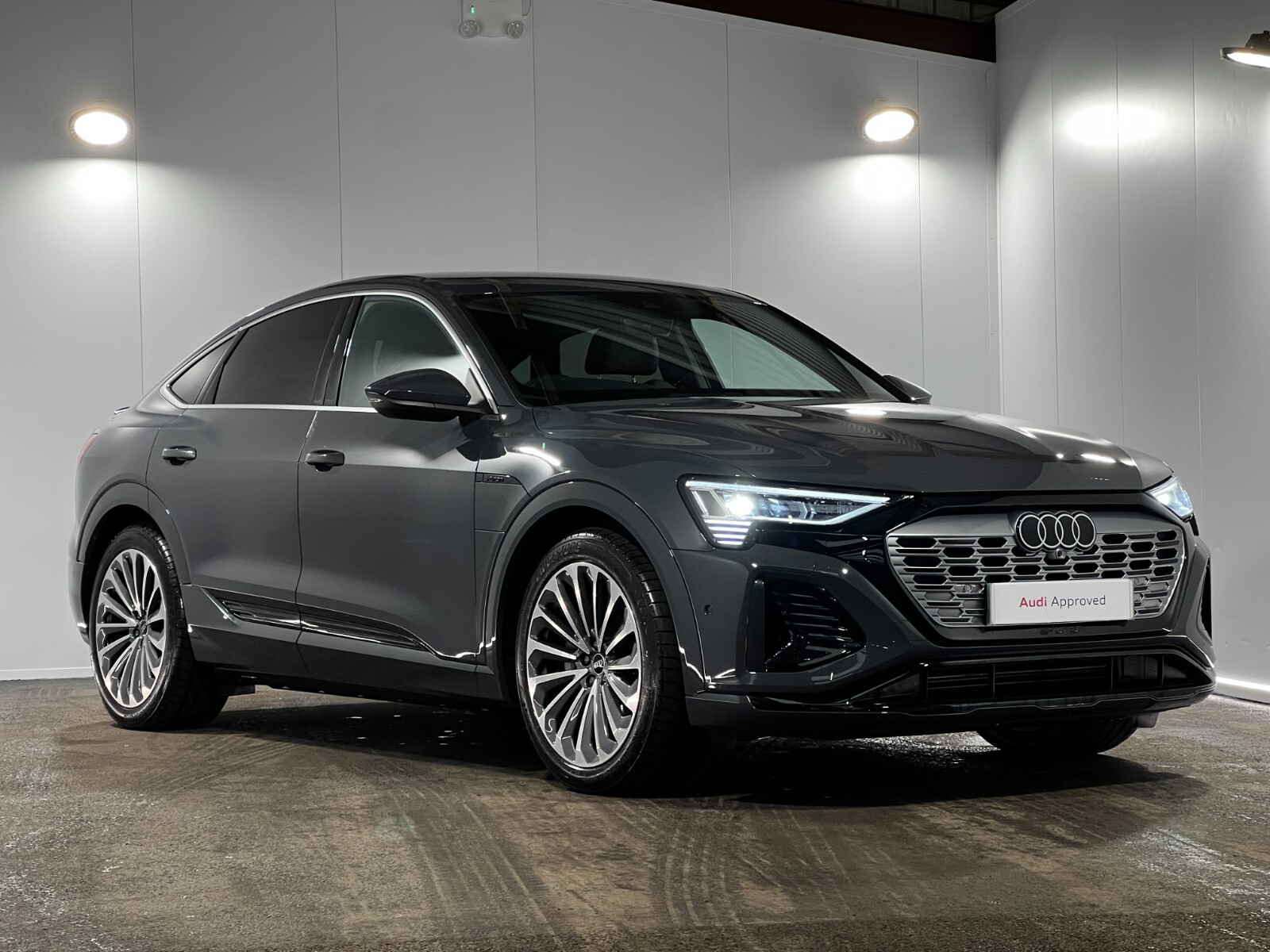 Main listing image - Audi Q8 e-tron