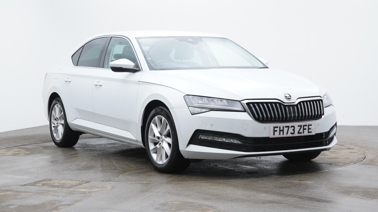 Main listing image - Skoda Superb