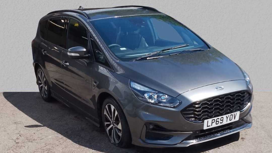 Main listing image - Ford S-MAX