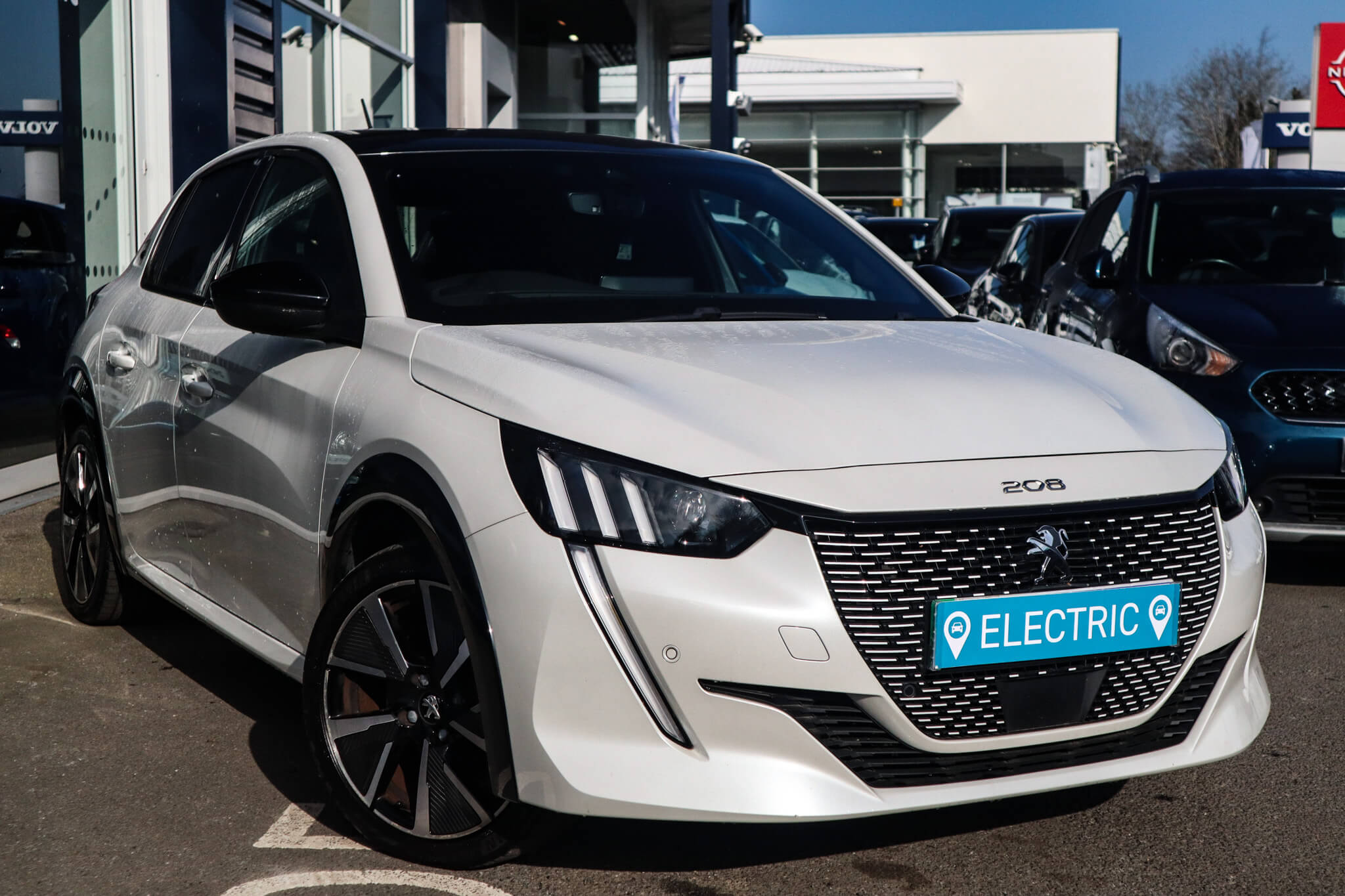 Main listing image - Peugeot e-208