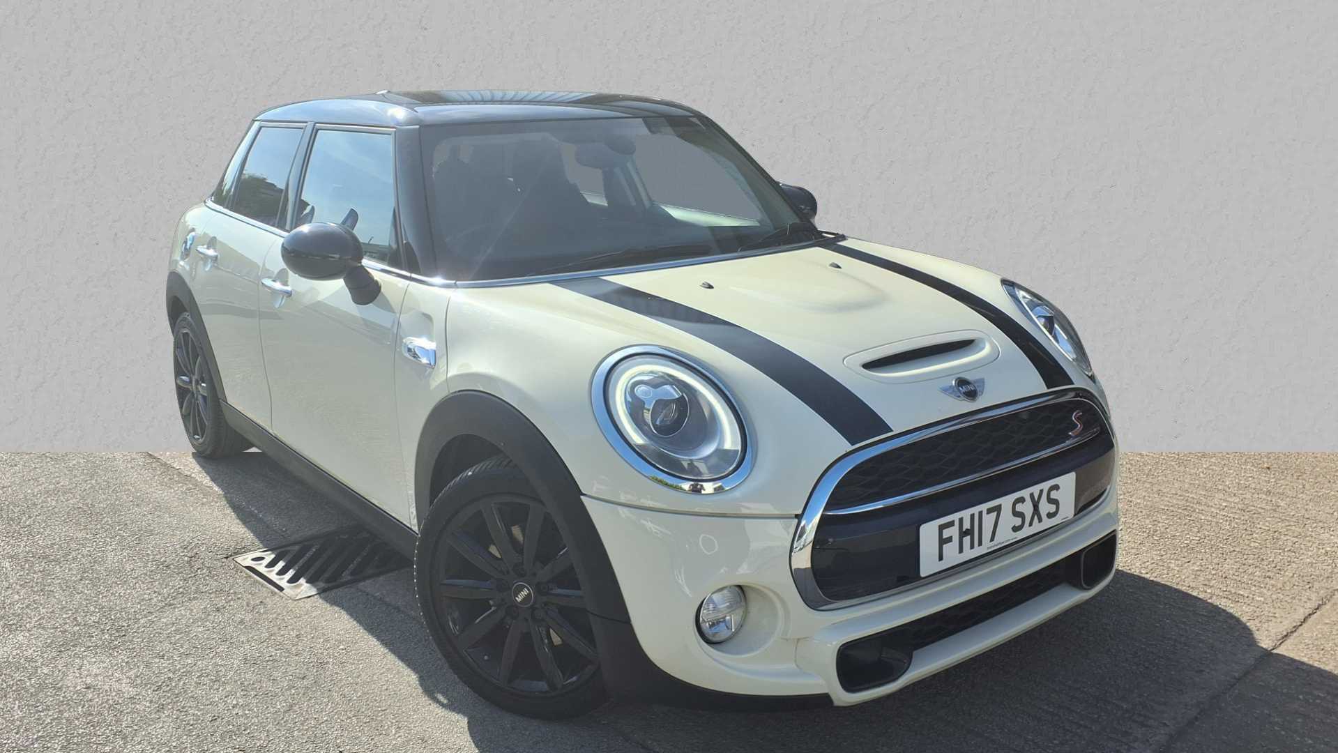 Main listing image - MINI Hatchback 5dr