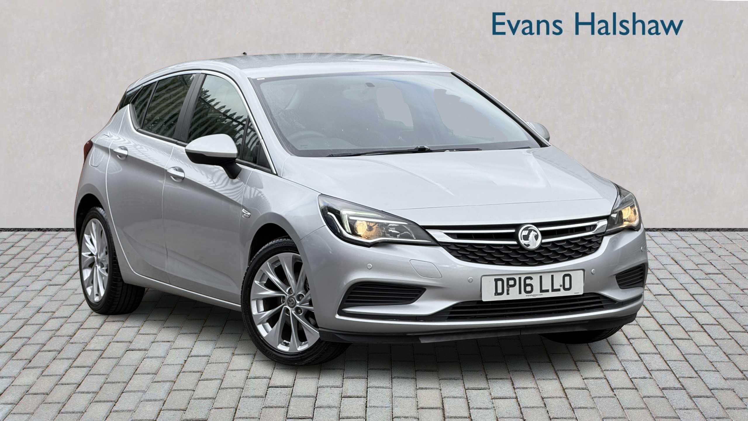 Main listing image - Vauxhall Astra