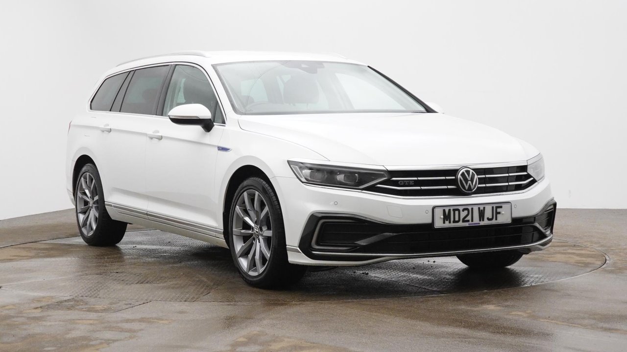 Main listing image - Volkswagen Passat GTE