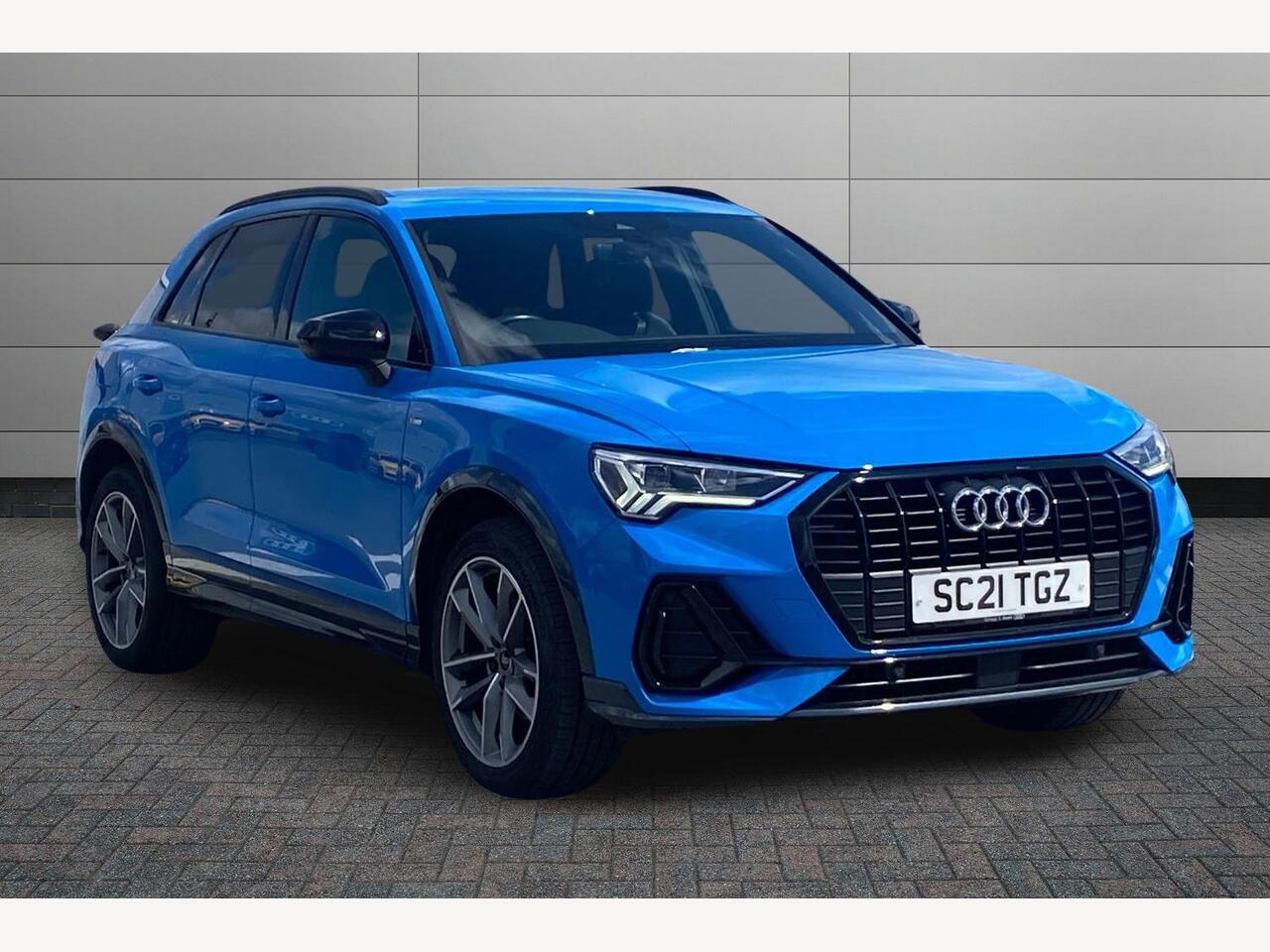 Main listing image - Audi Q3