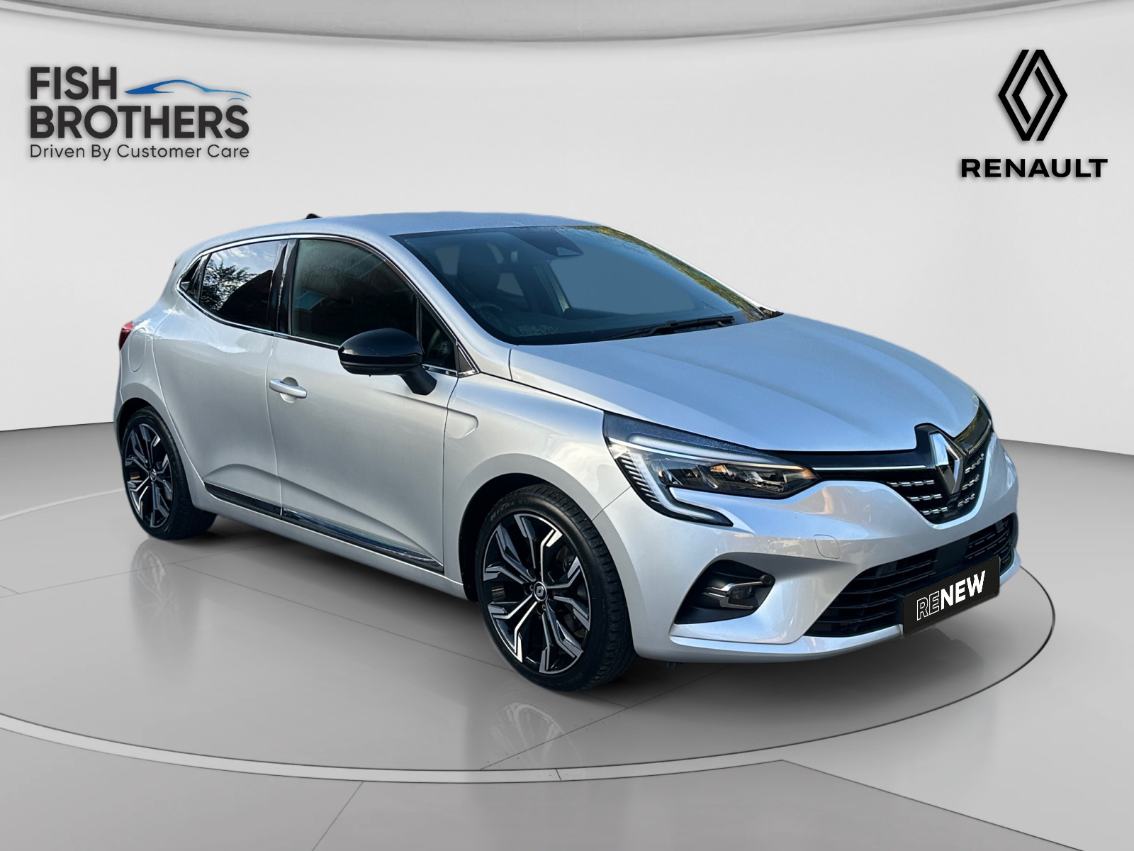 Main listing image - Renault Clio