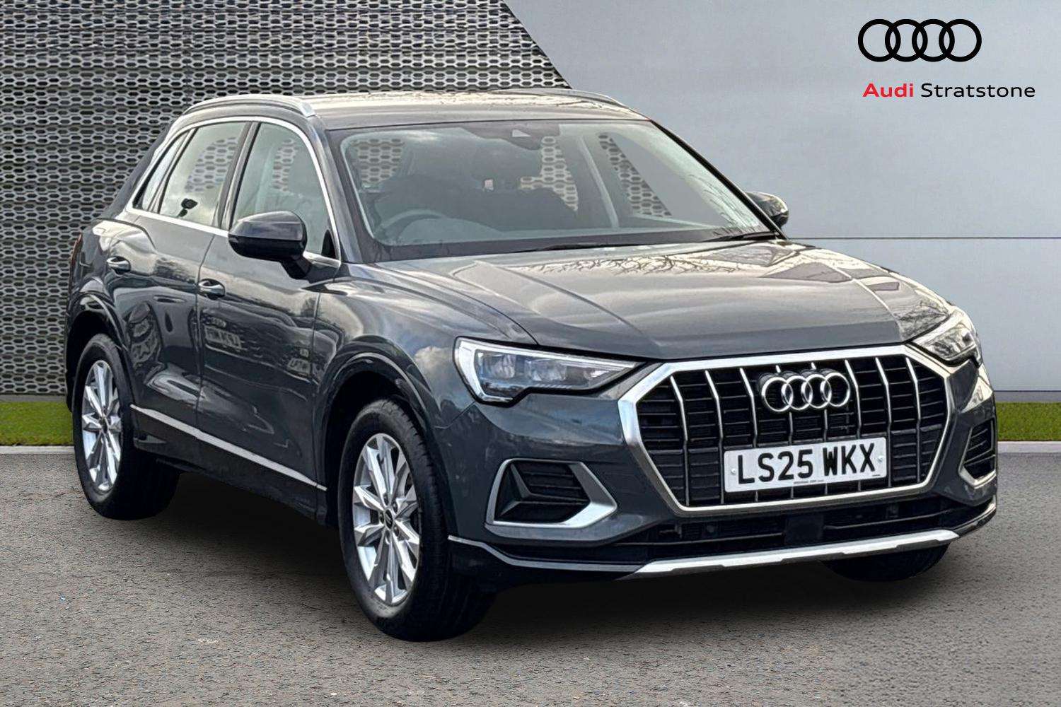 Main listing image - Audi Q3