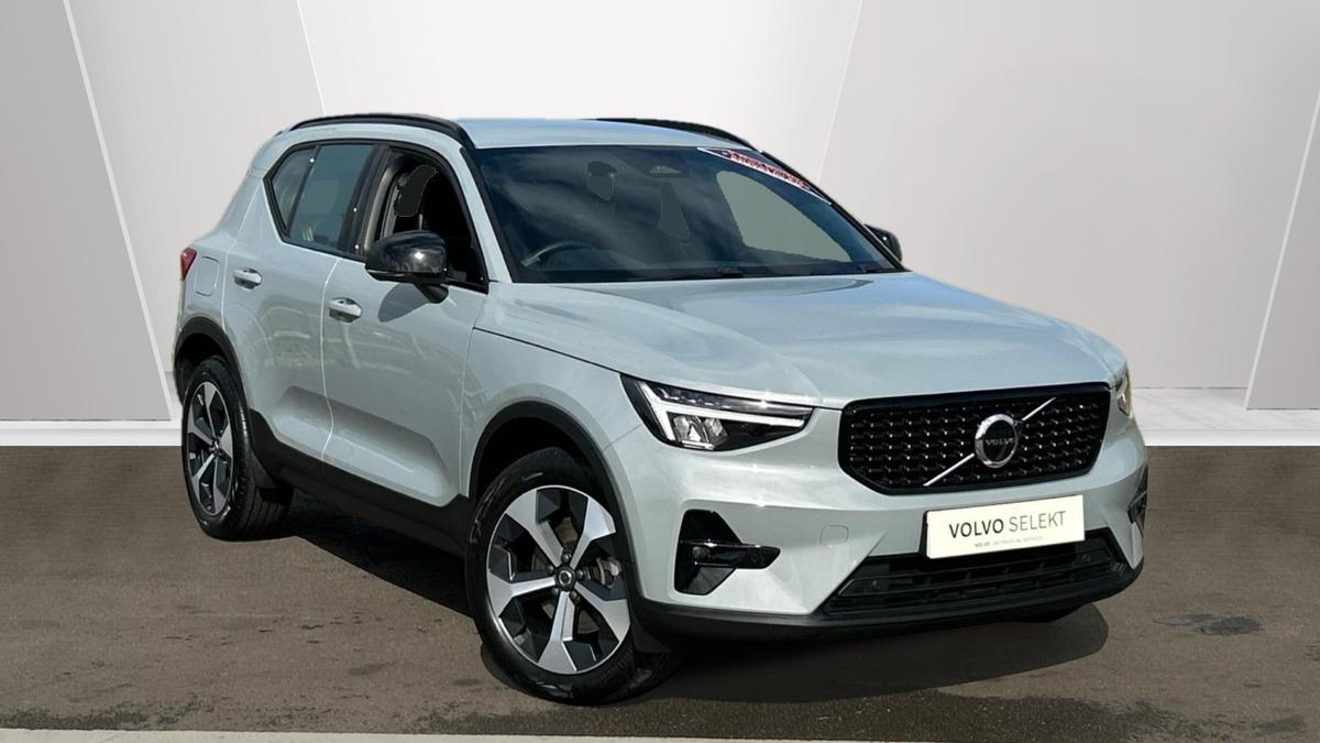 Main listing image - Volvo XC40