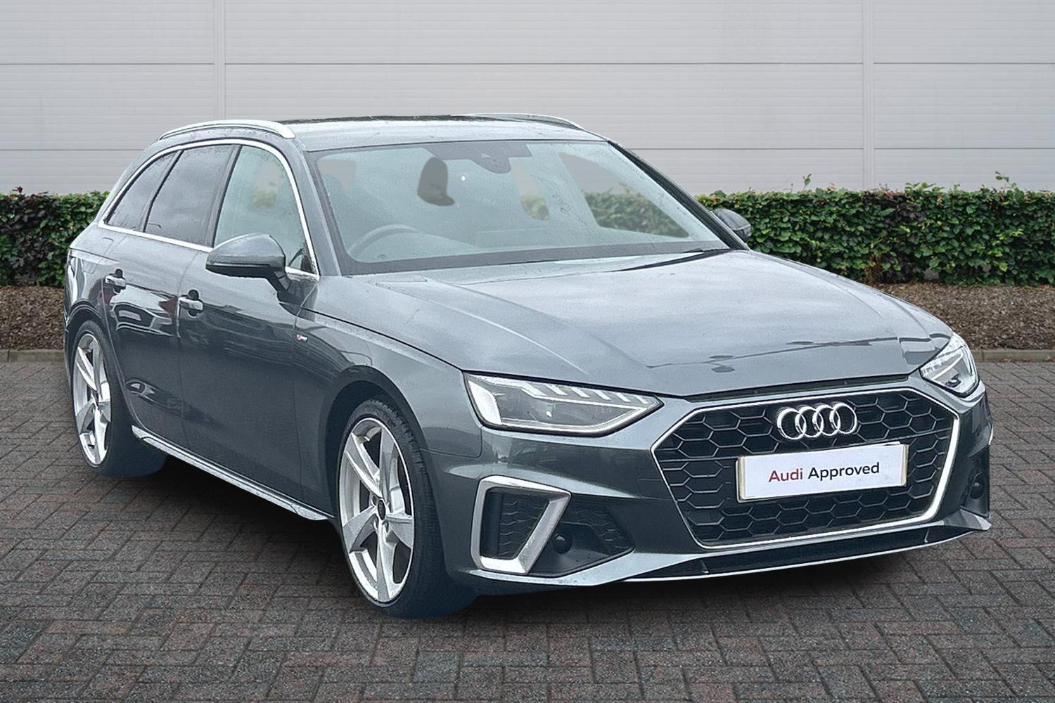 Main listing image - Audi A4