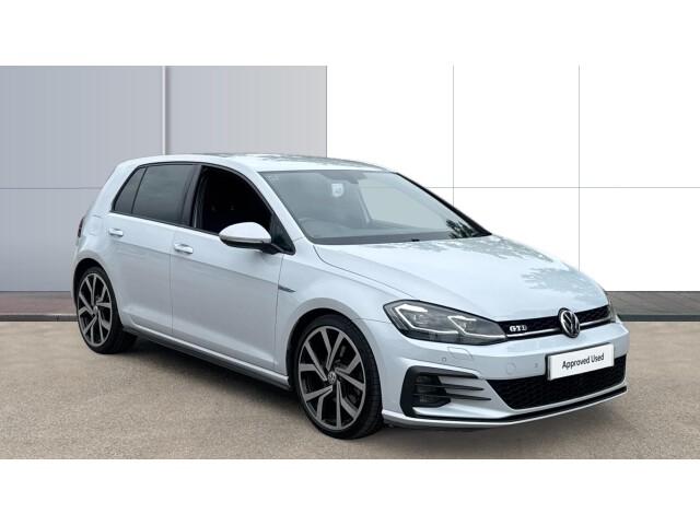 Main listing image - Volkswagen Golf