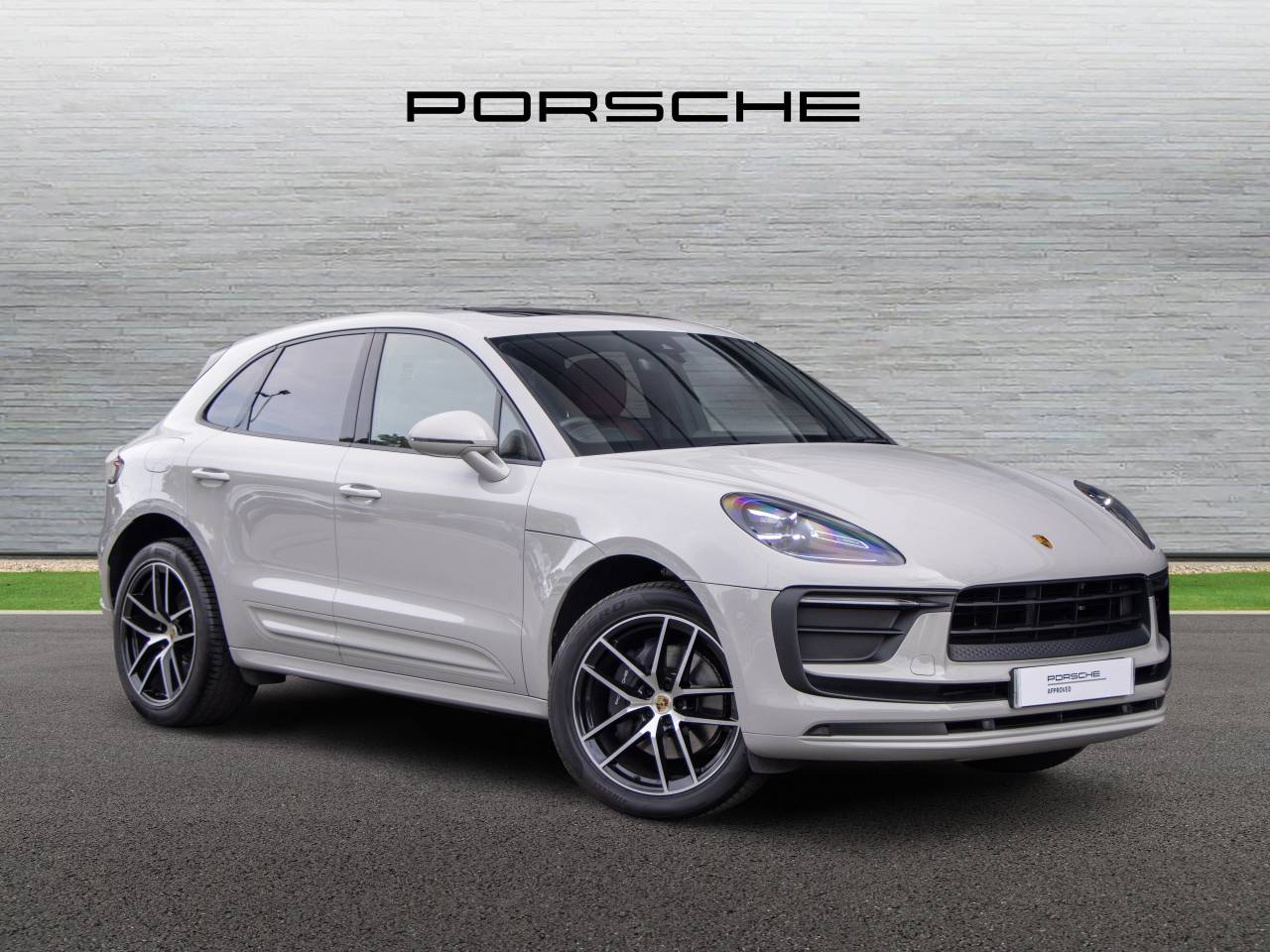 Main listing image - Porsche Macan