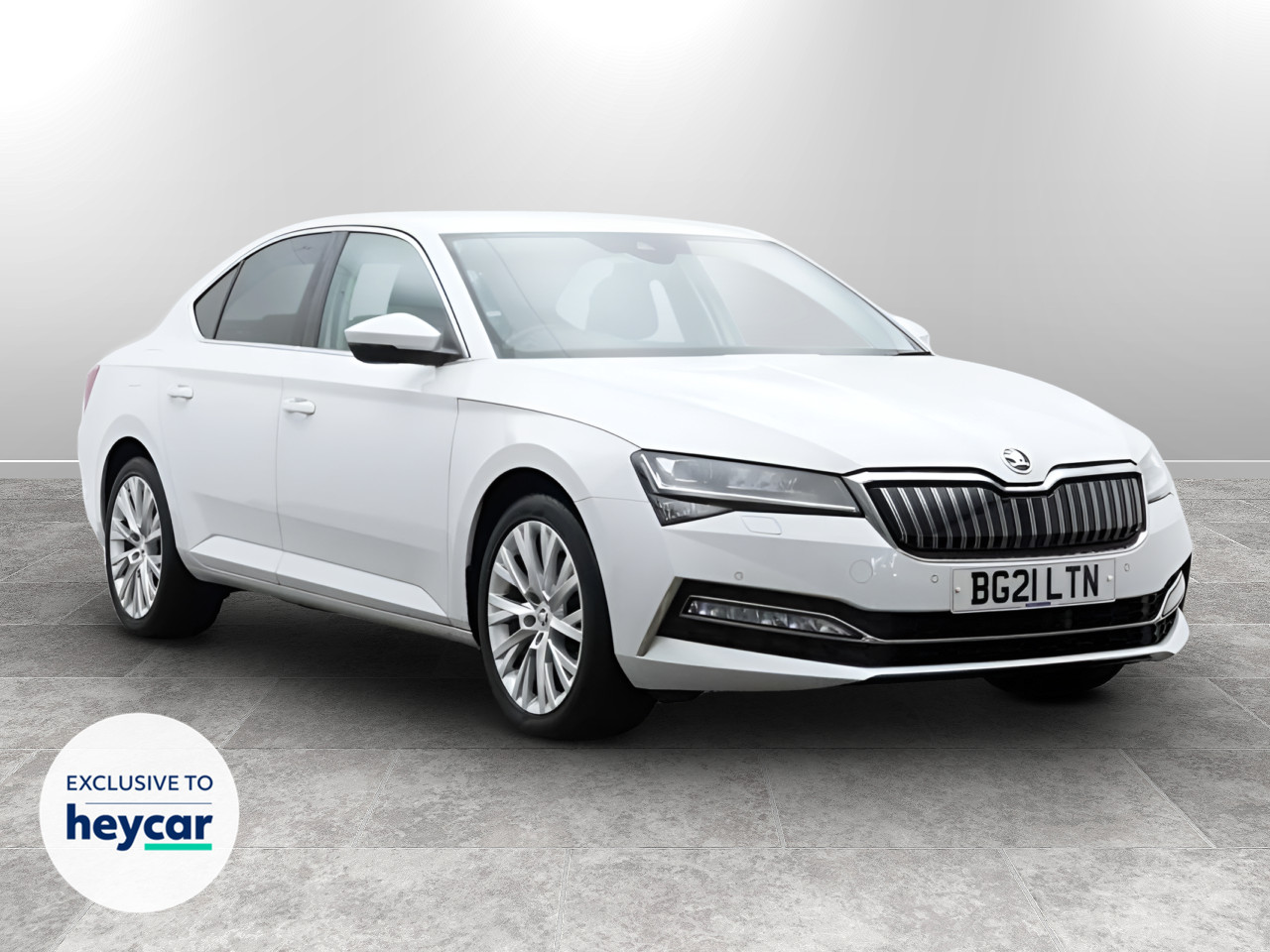 Main listing image - Skoda Superb