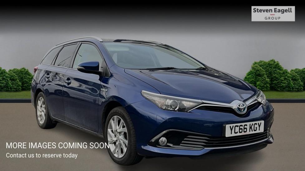 Main listing image - Toyota Auris Touring Sport