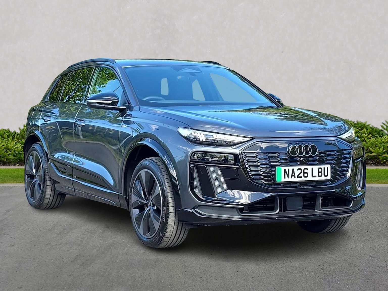 Main listing image - Audi Q6