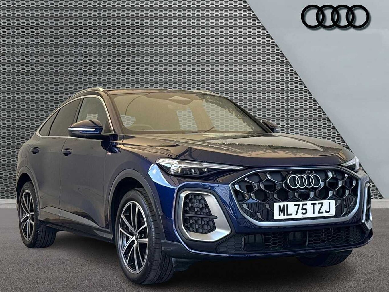 Main listing image - Audi Q5