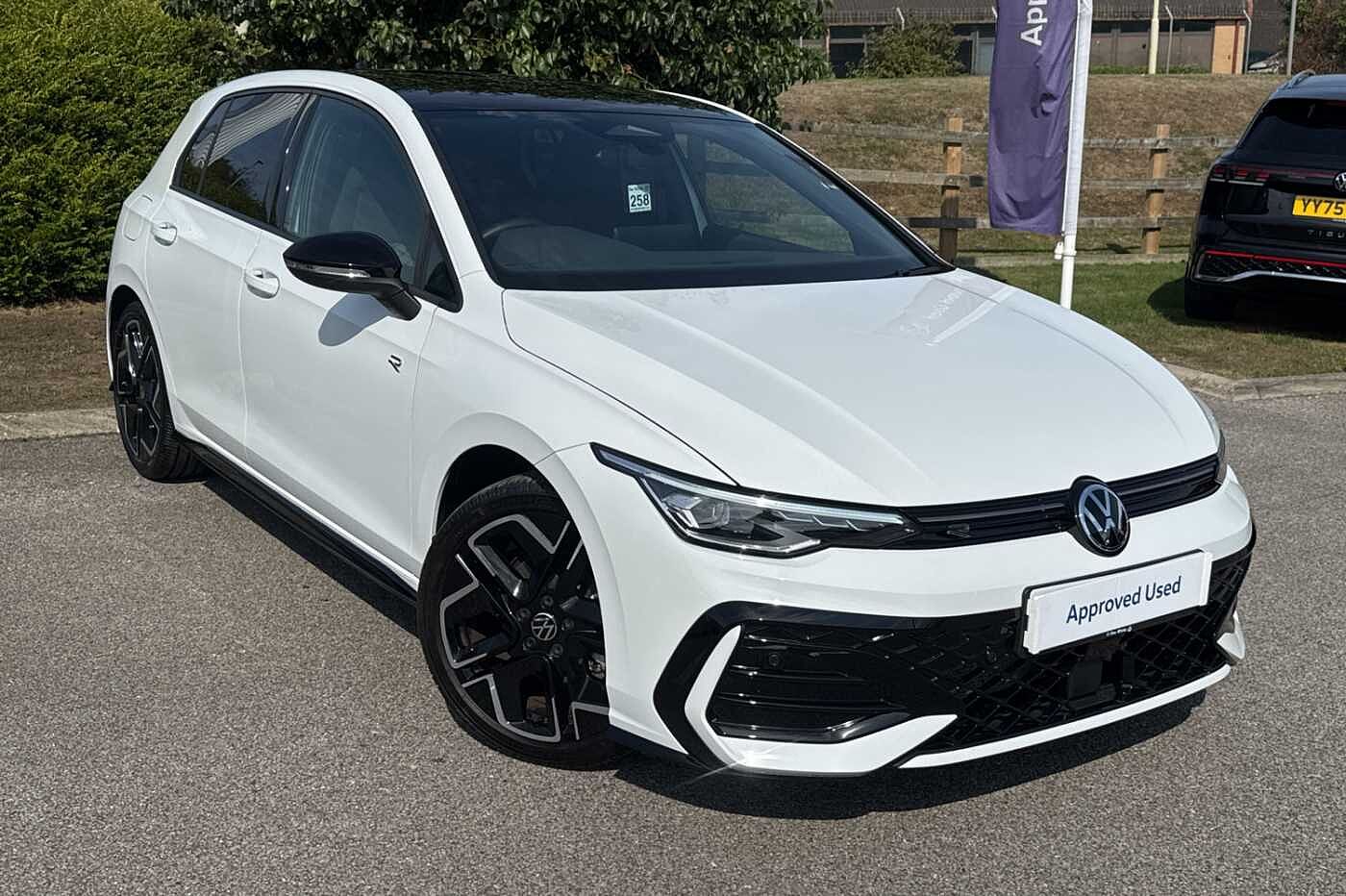 Main listing image - Volkswagen Golf
