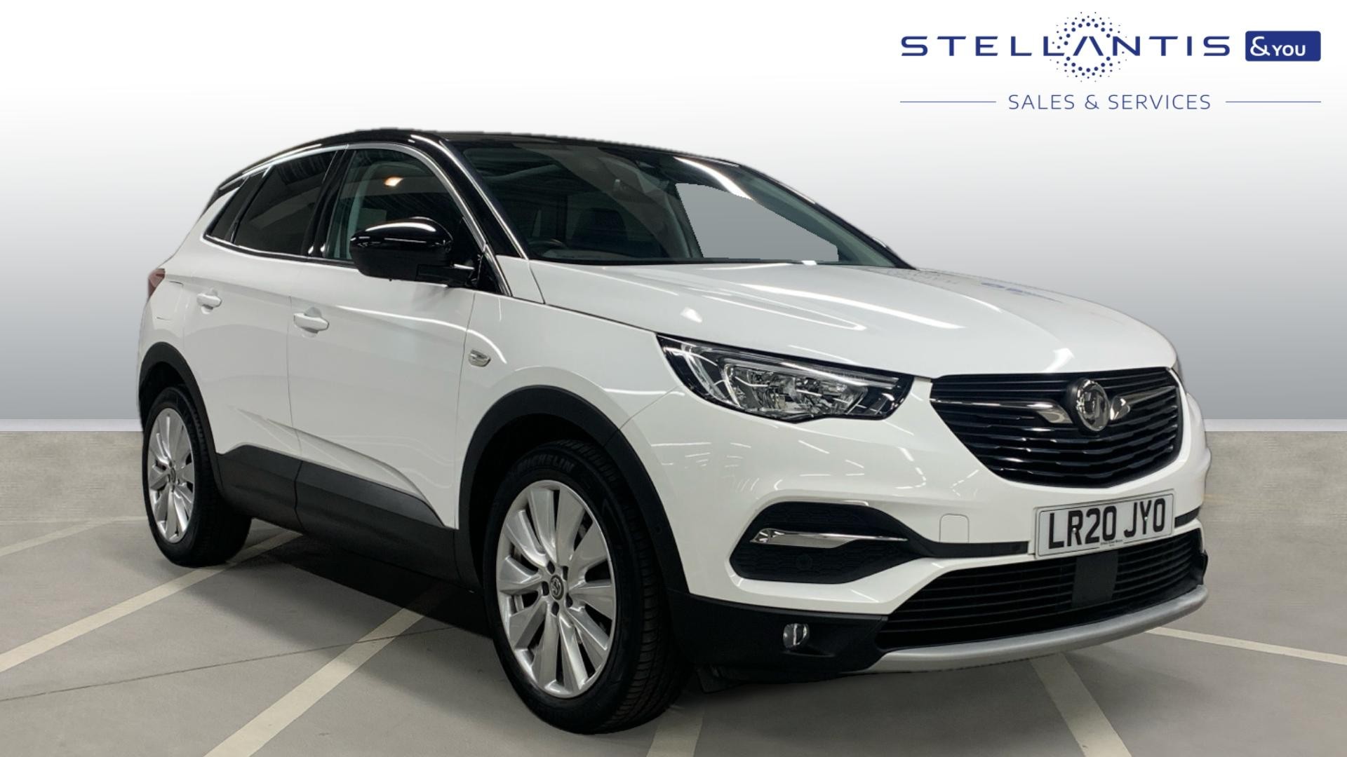 Main listing image - Vauxhall Grandland X