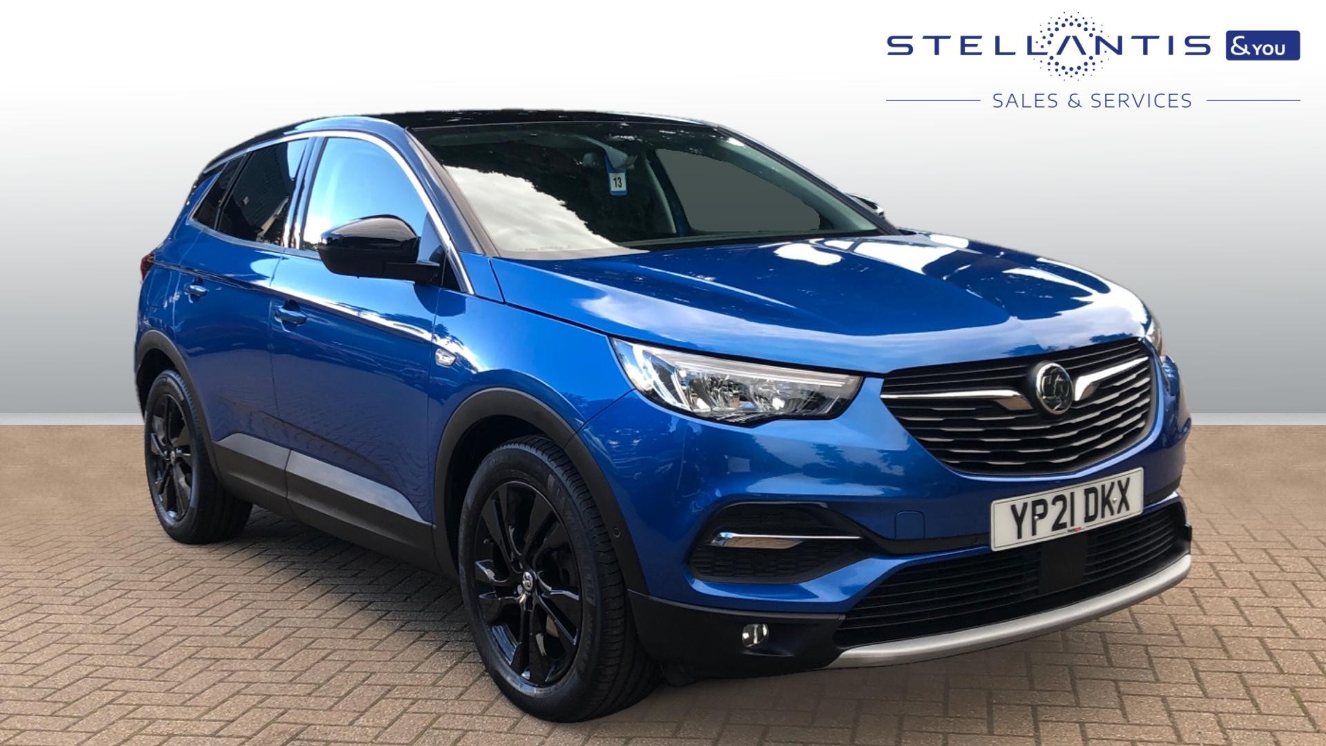 Main listing image - Vauxhall Grandland X