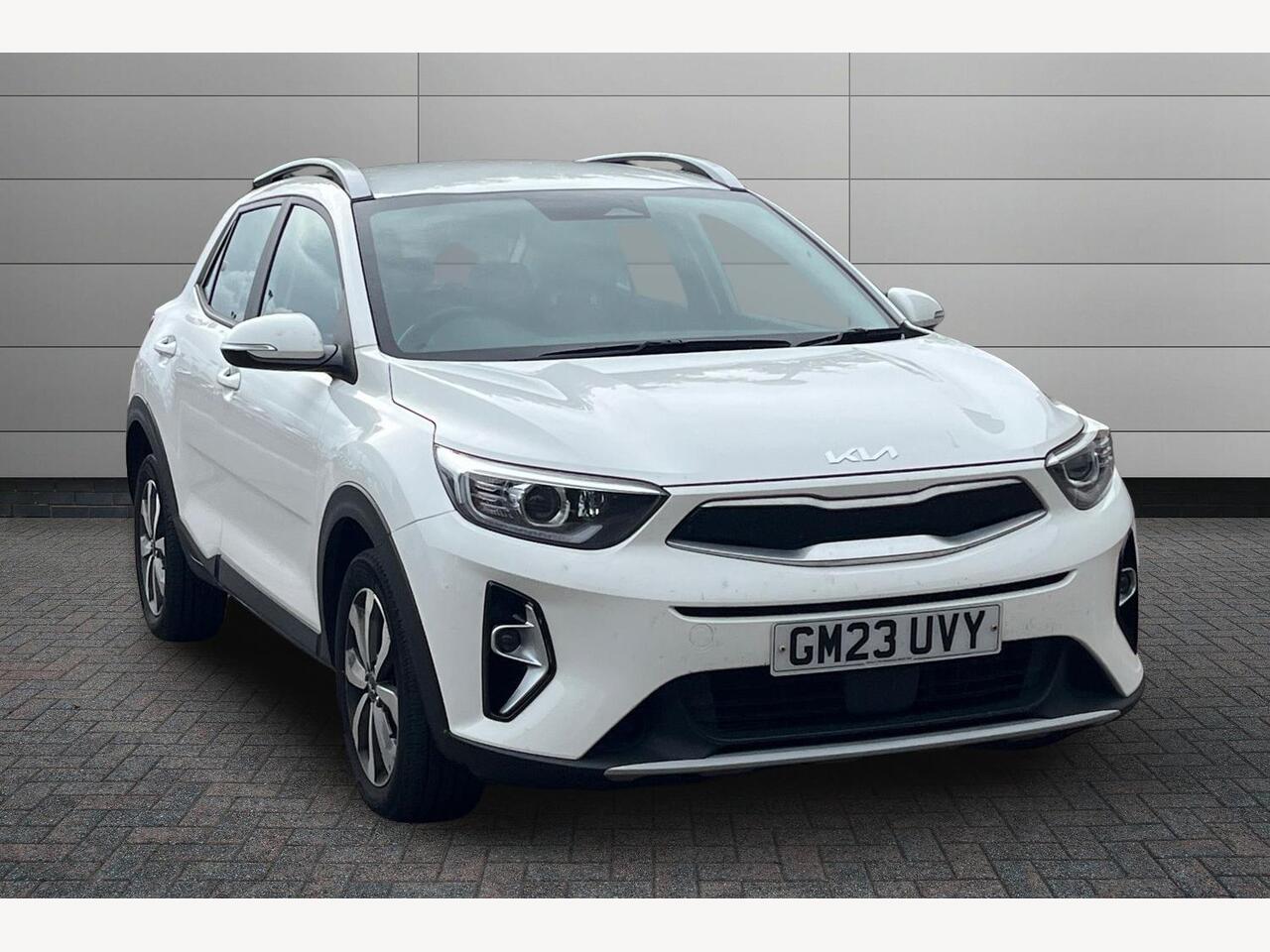 Main listing image - Kia Stonic