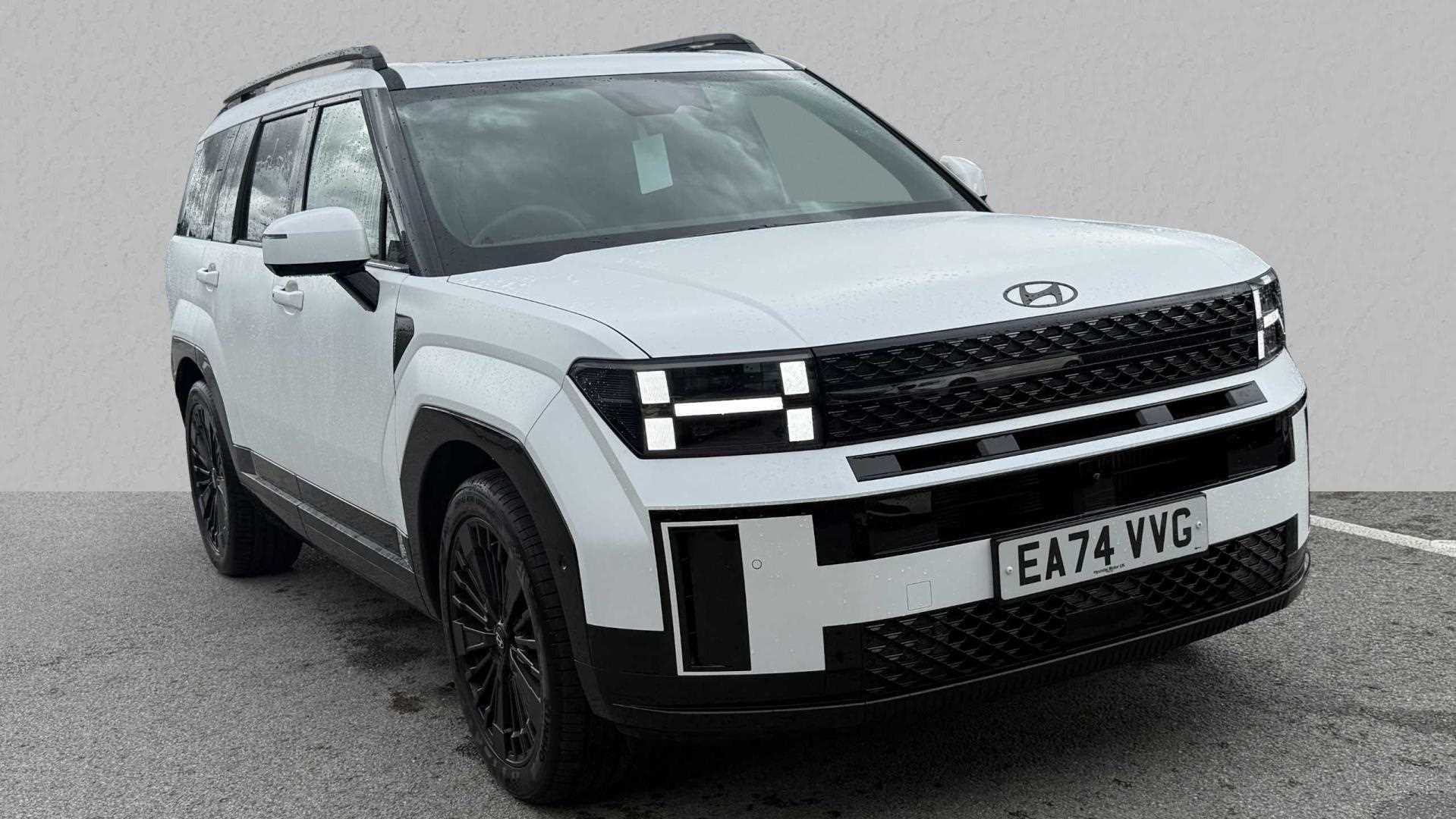 Main listing image - Hyundai Santa Fe