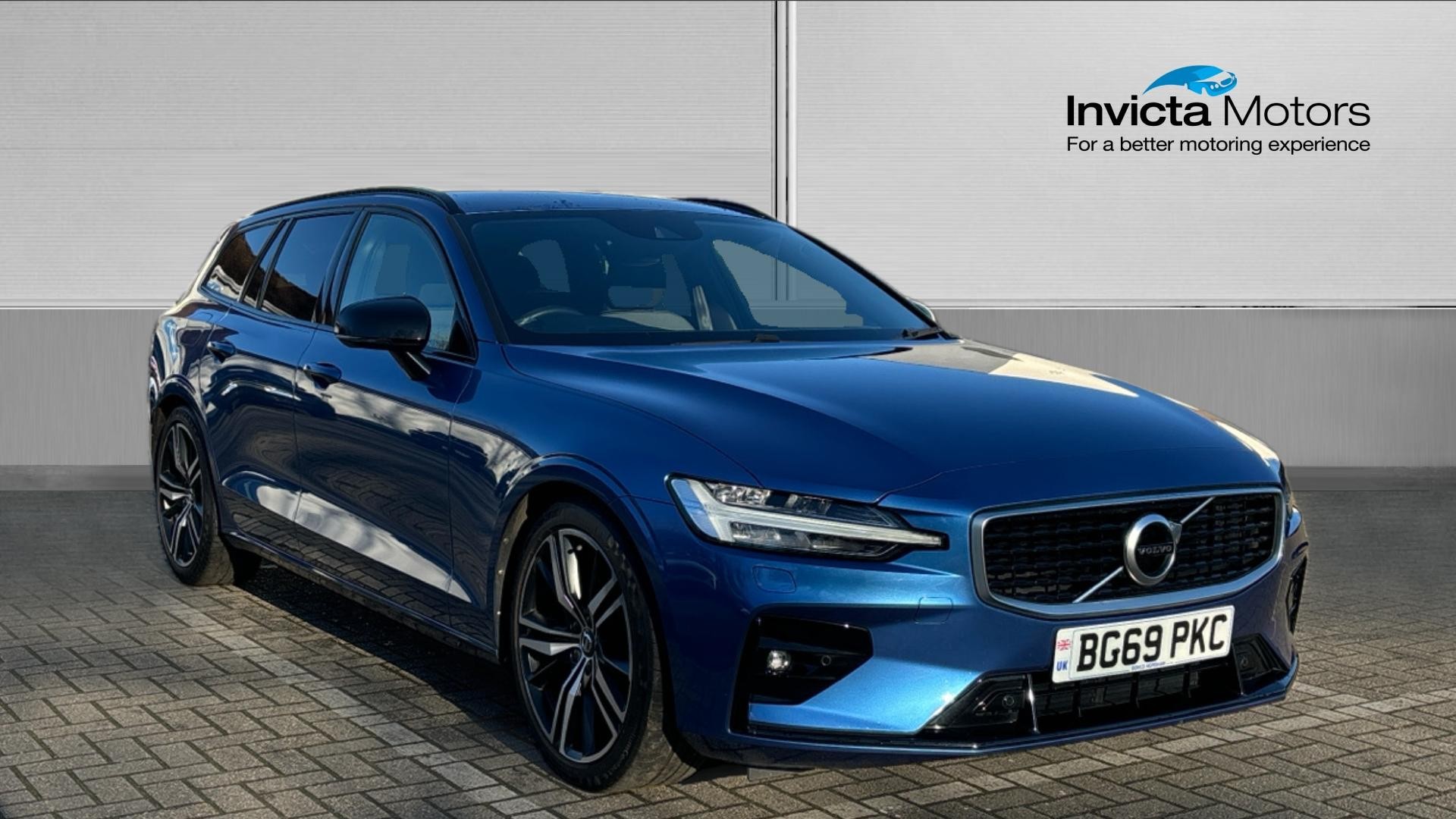 Main listing image - Volvo V60