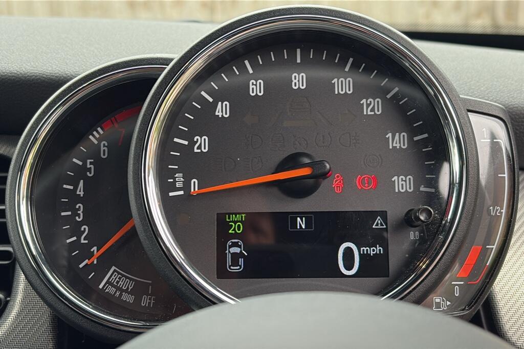 Main listing image - MINI Hatchback 5dr