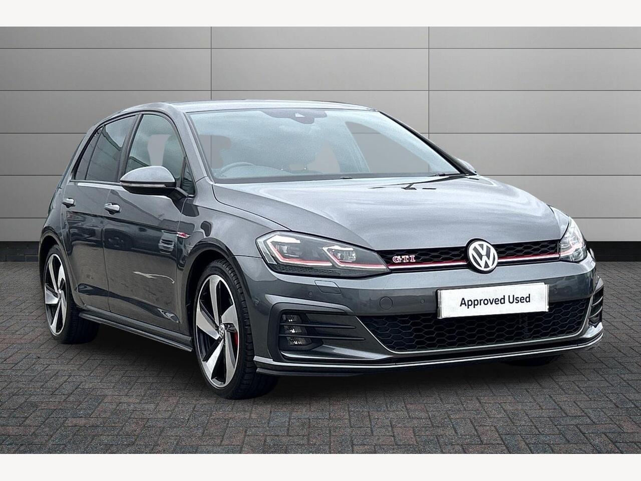 Main listing image - Volkswagen Golf