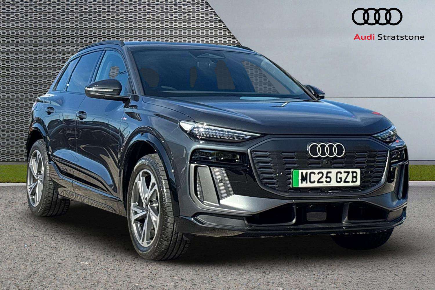 Main listing image - Audi Q6 e-tron