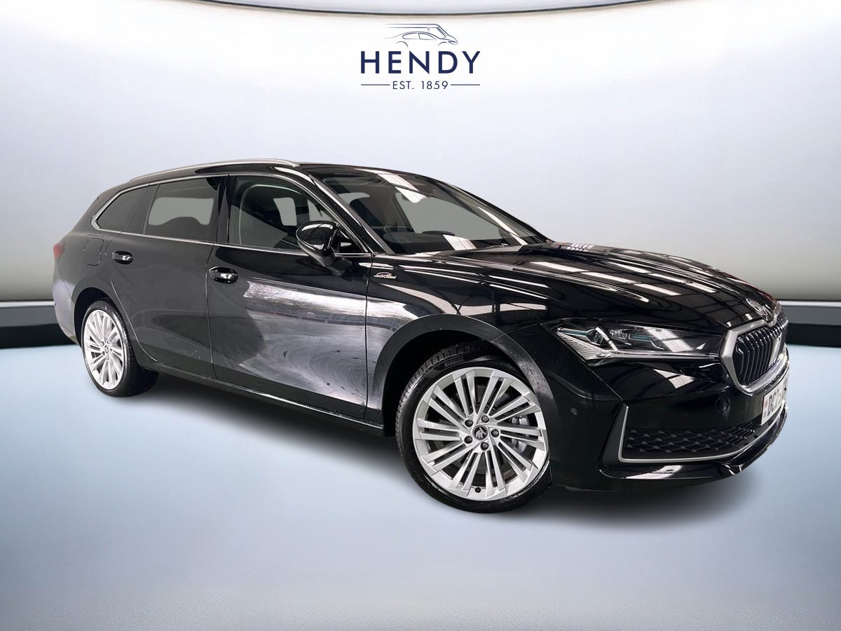 Main listing image - Skoda Superb Estate