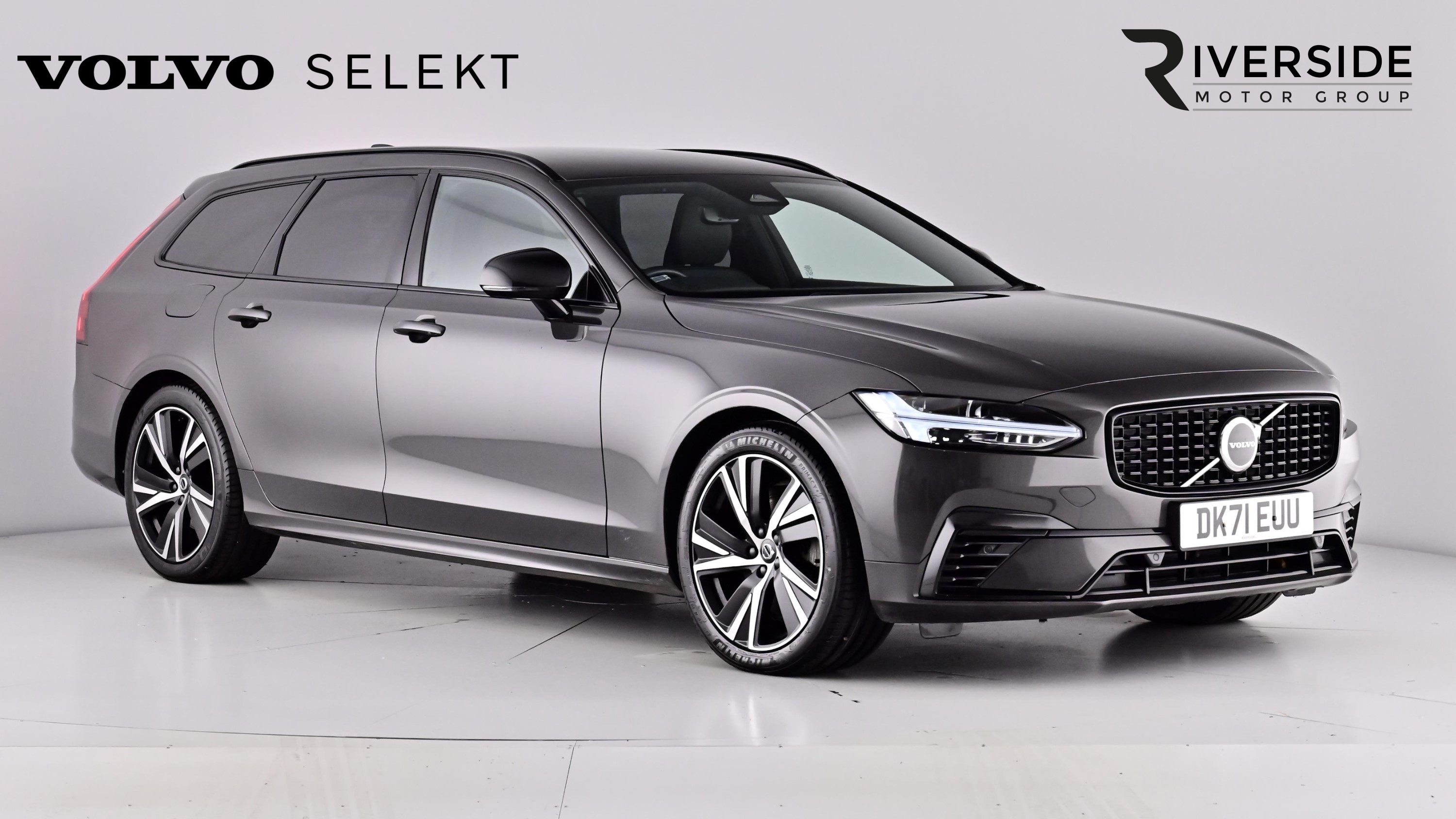 Main listing image - Volvo V90