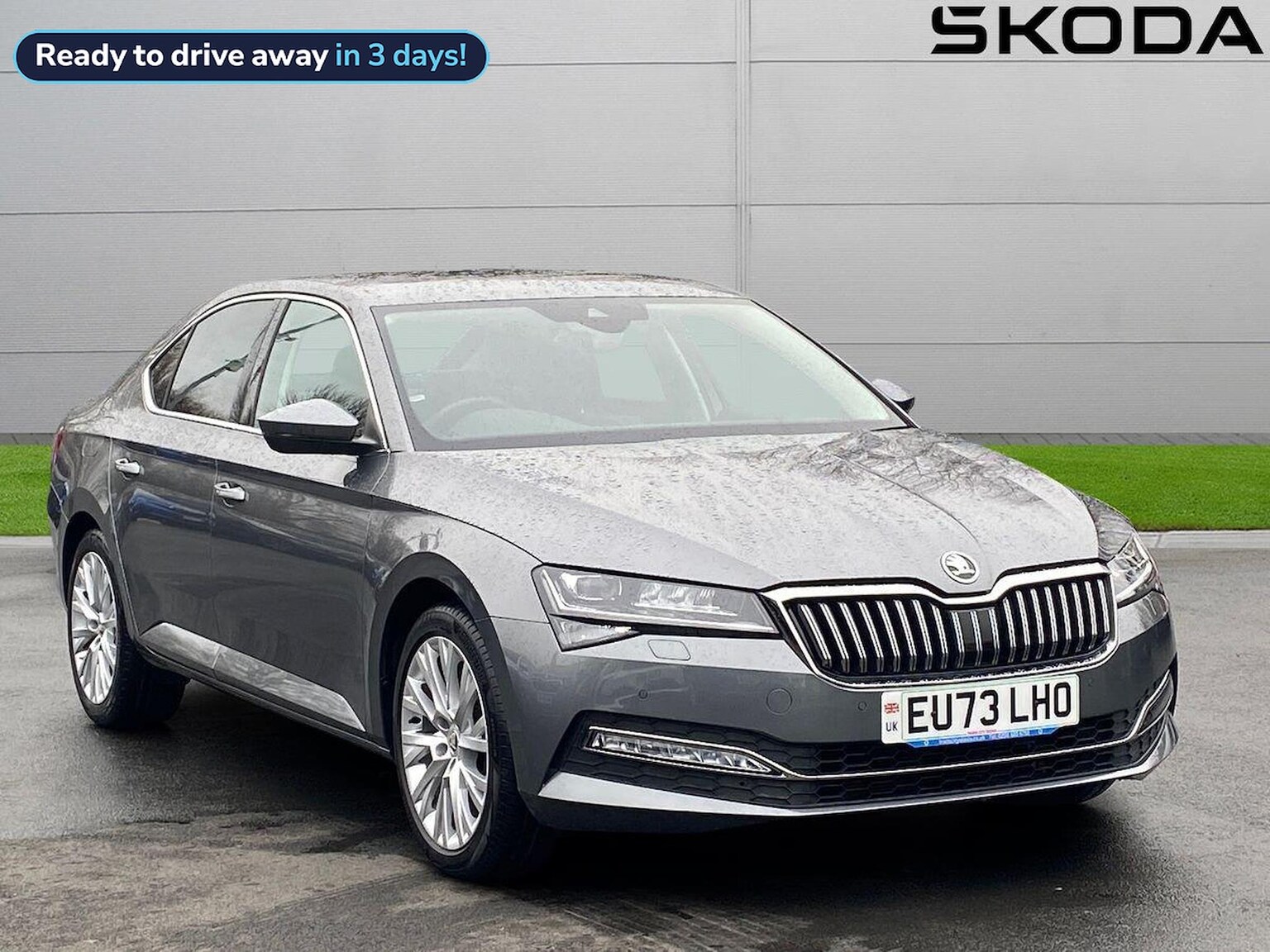 Main listing image - Skoda Superb