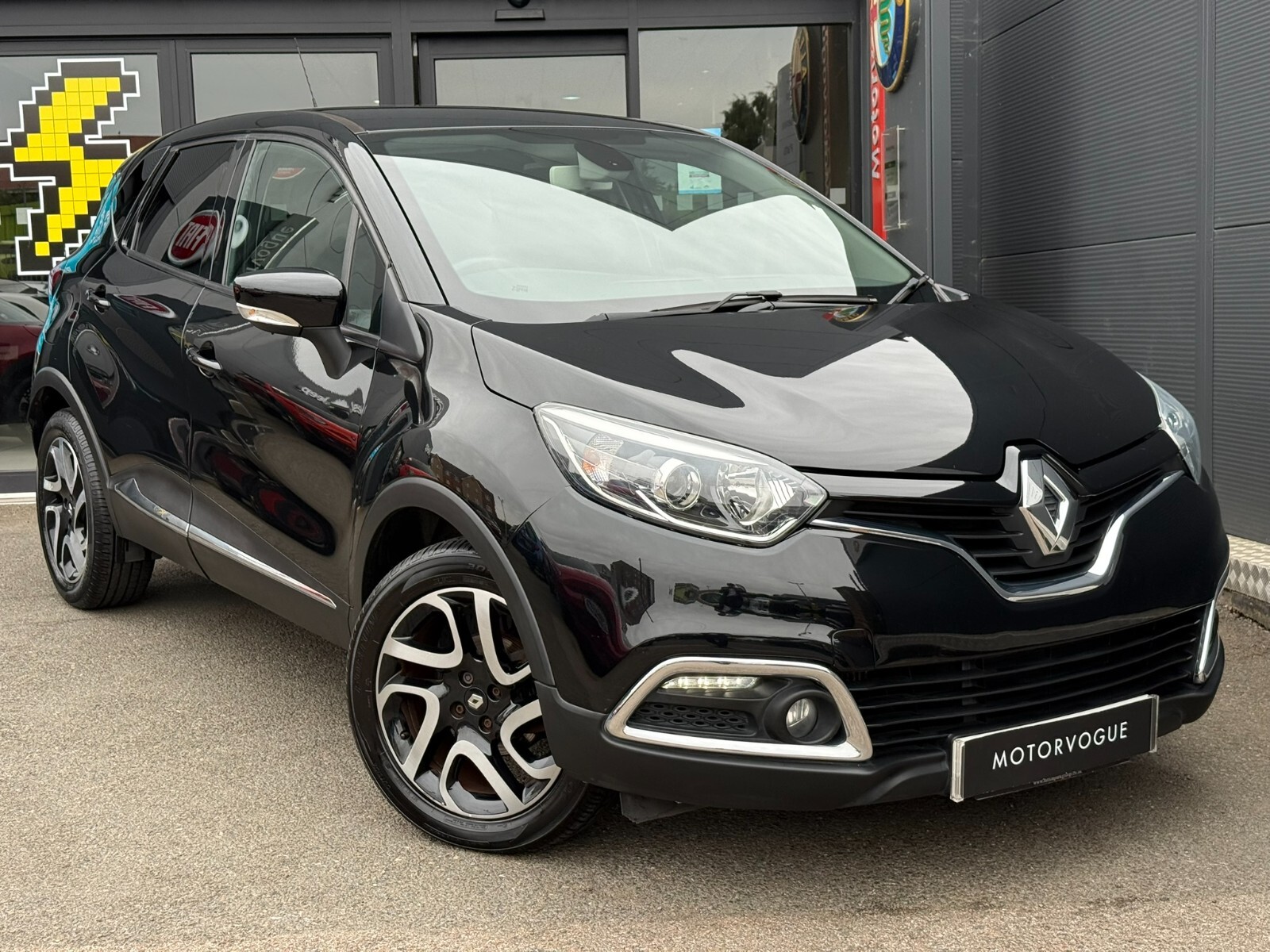 Main listing image - Renault Captur
