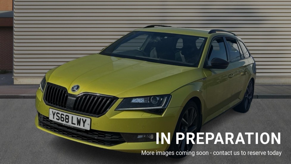 Main listing image - Skoda Superb Estate