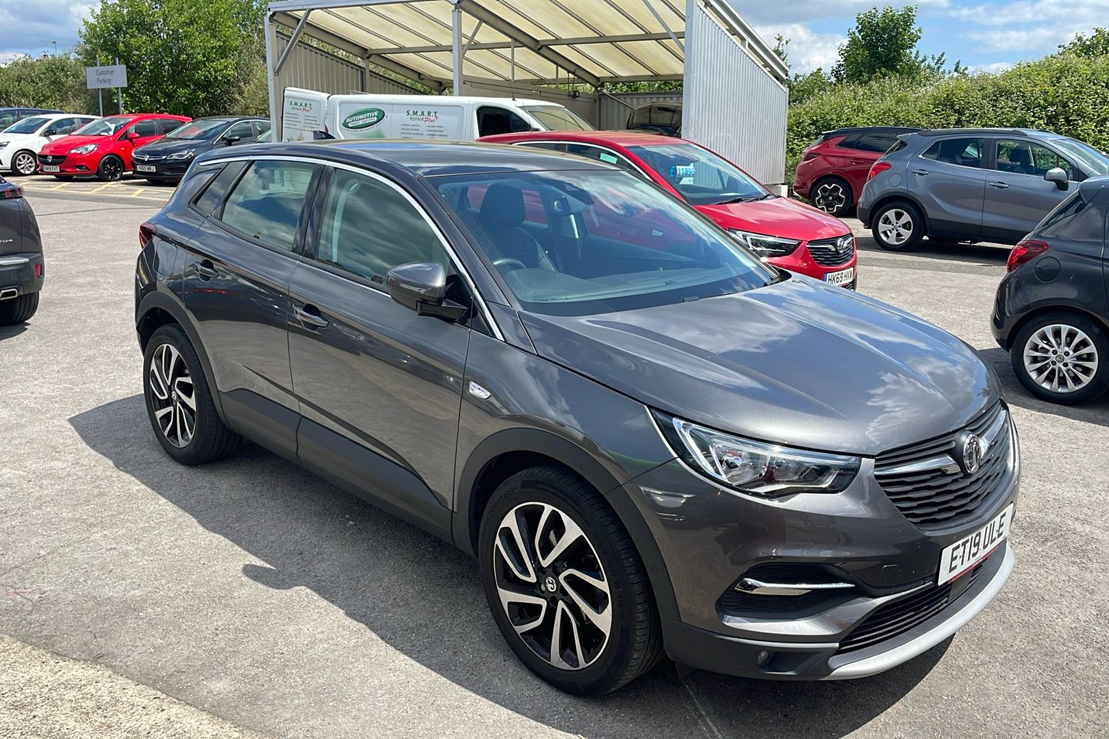 Main listing image - Vauxhall Grandland X