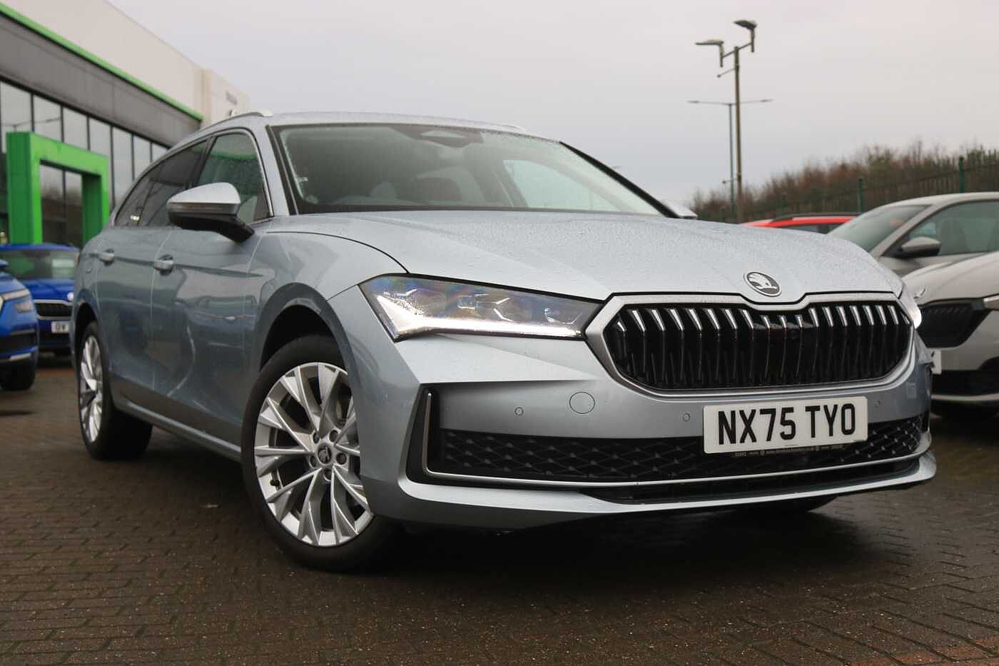 Main listing image - Skoda Superb Estate
